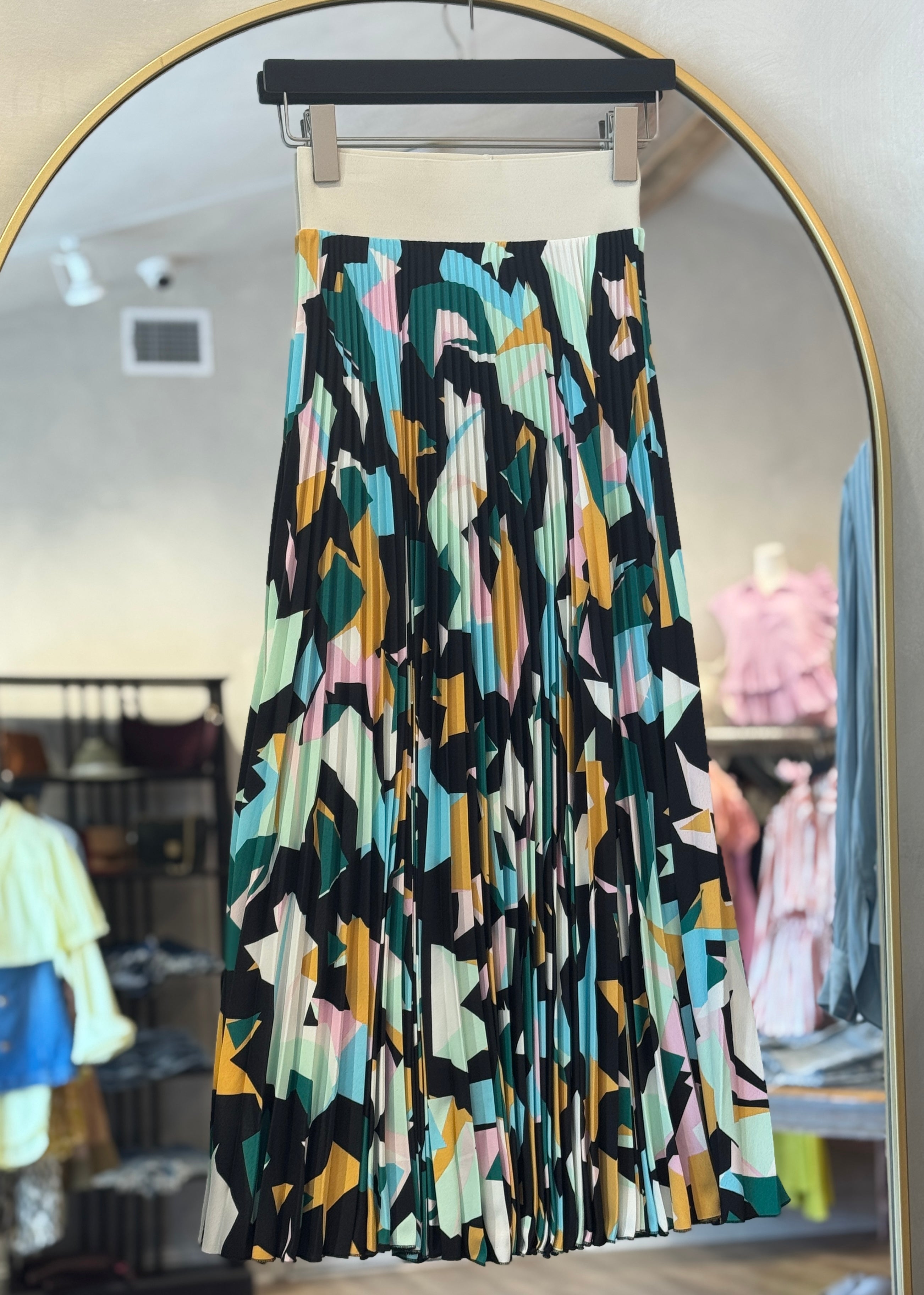 ART PRINT PLEAT SKIRT – M.