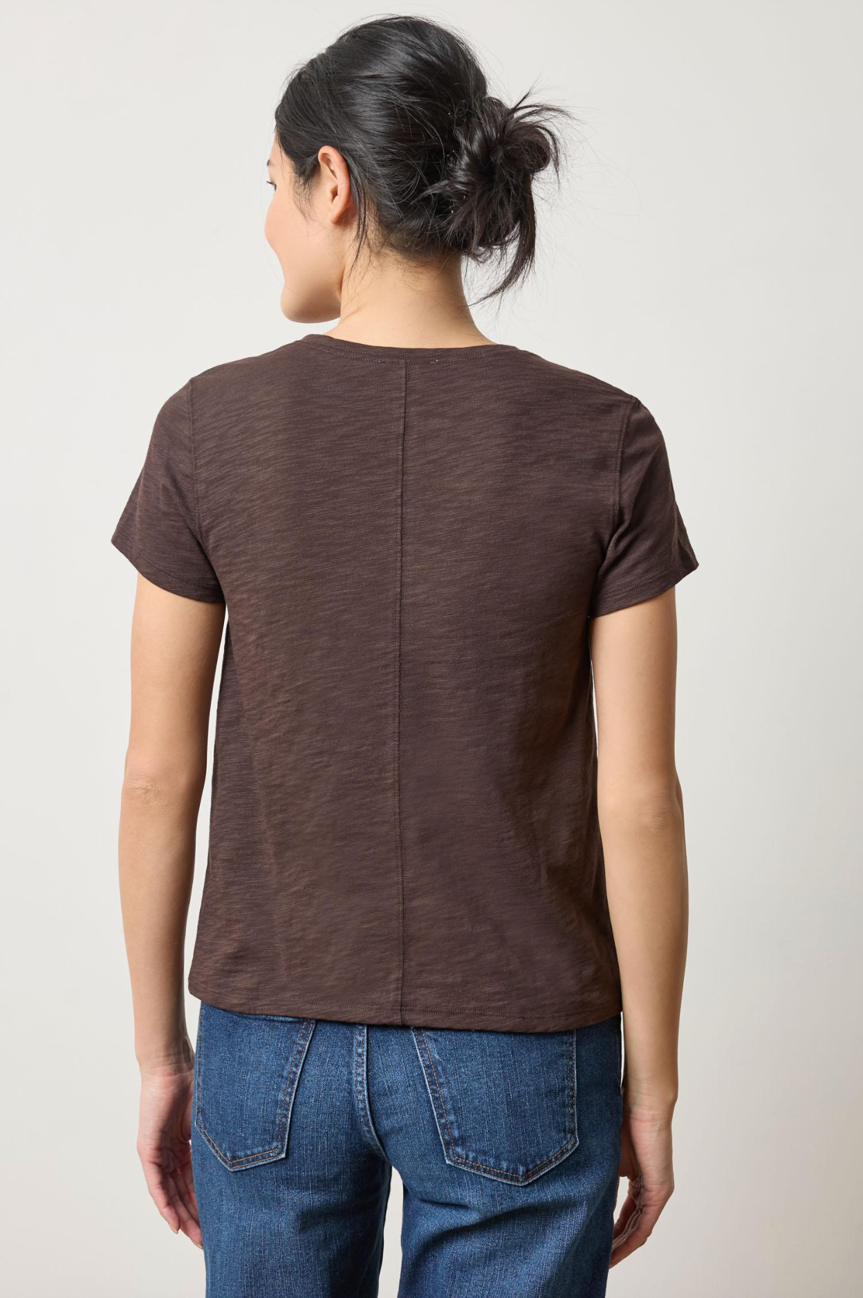 SHORT SLEEVE BACK SEAM V-NECK