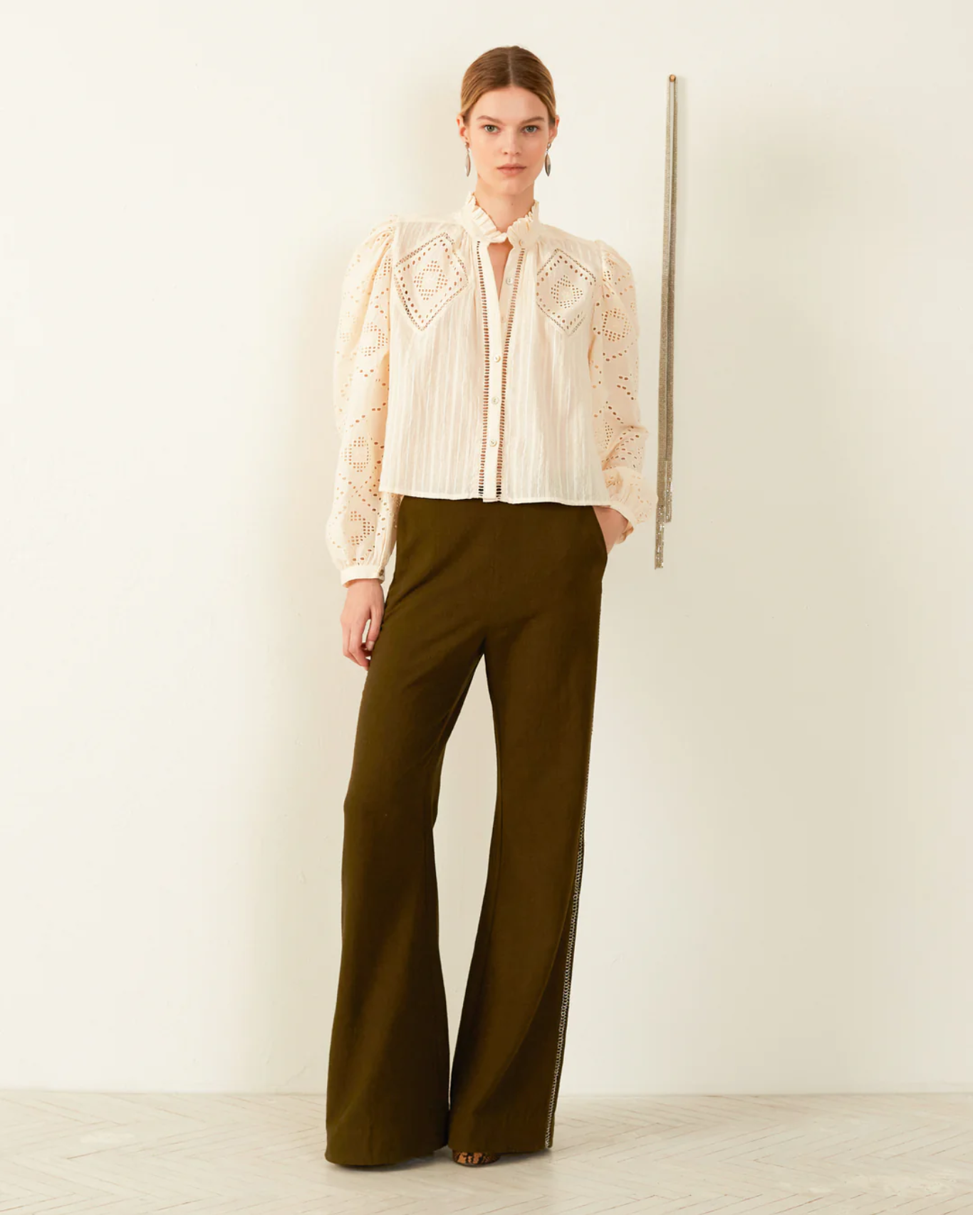 ANNABEL PEARL EYELET SHIRT