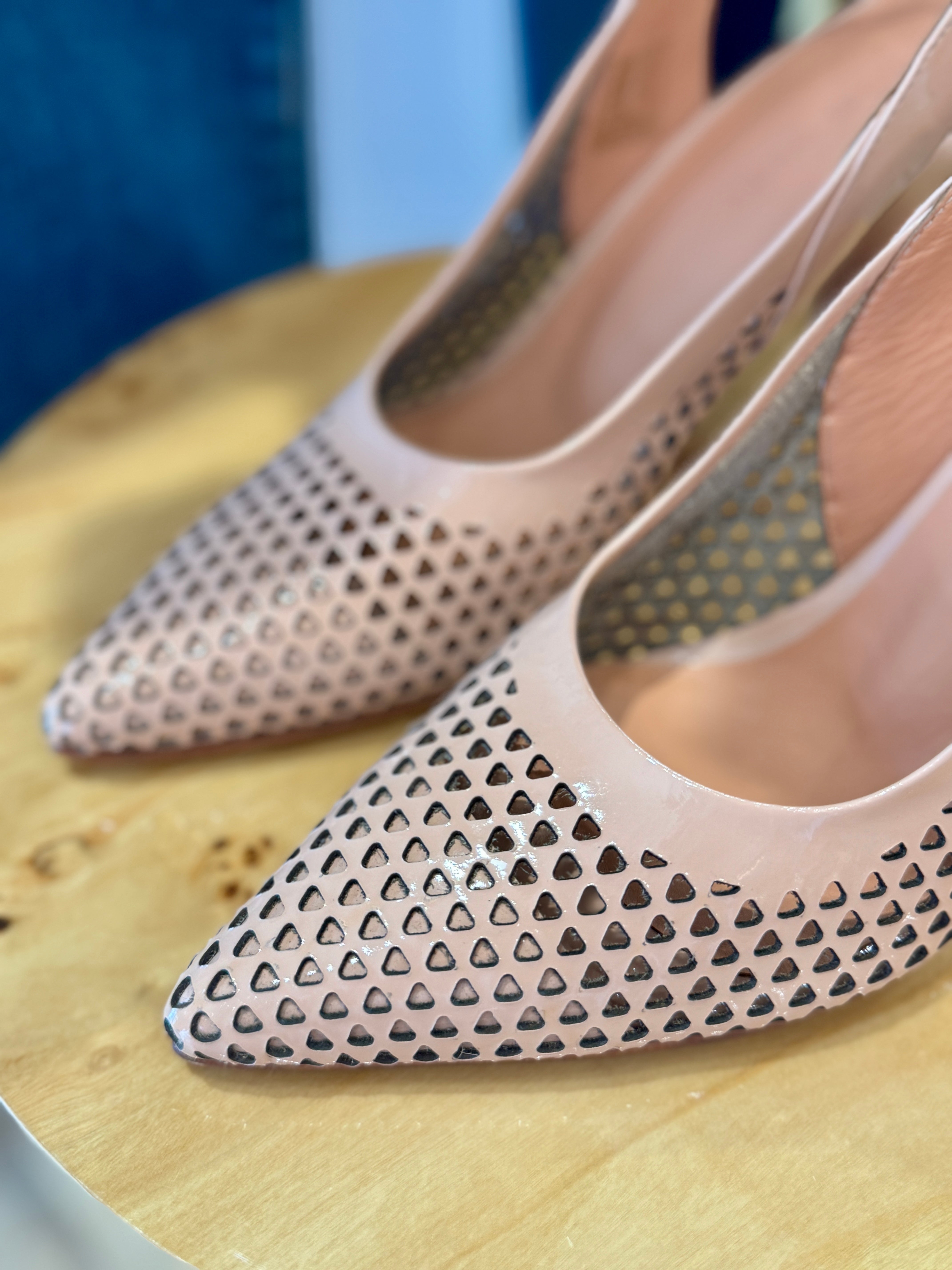 SANTIAGO MINI PUNCH HEEL