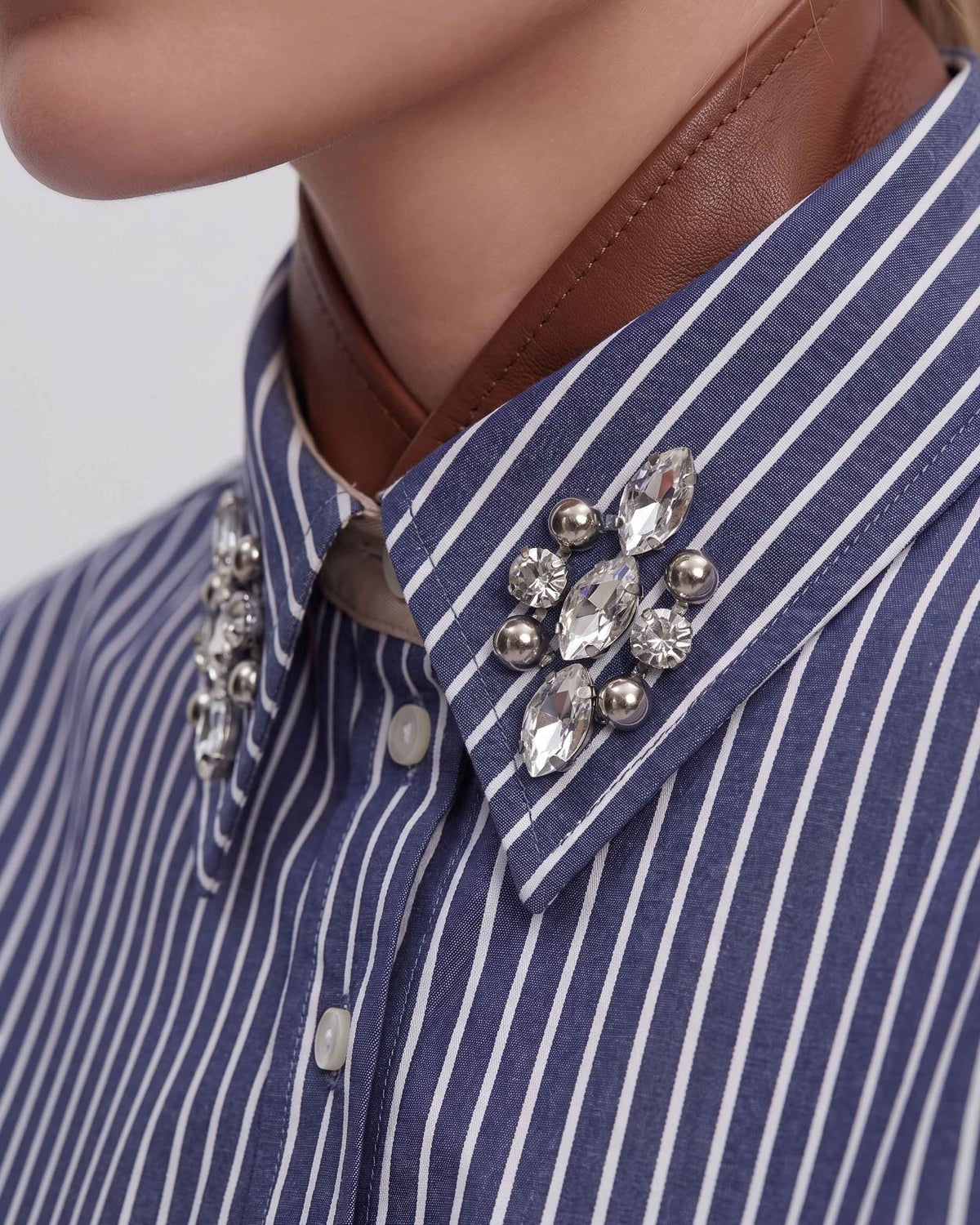 STRIPE CRYSTAL COLLAR SHIRT