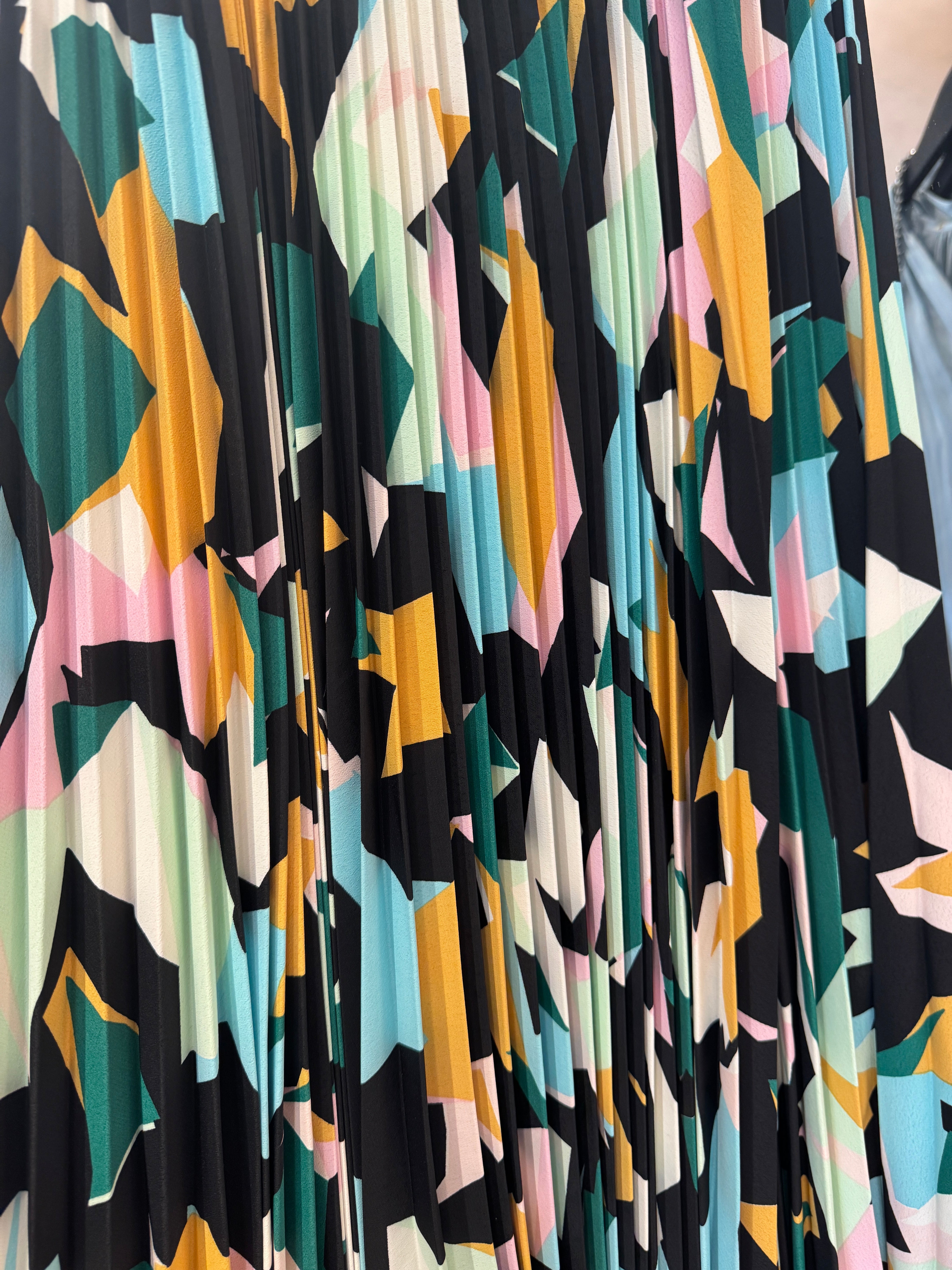 ART PRINT PLEAT SKIRT