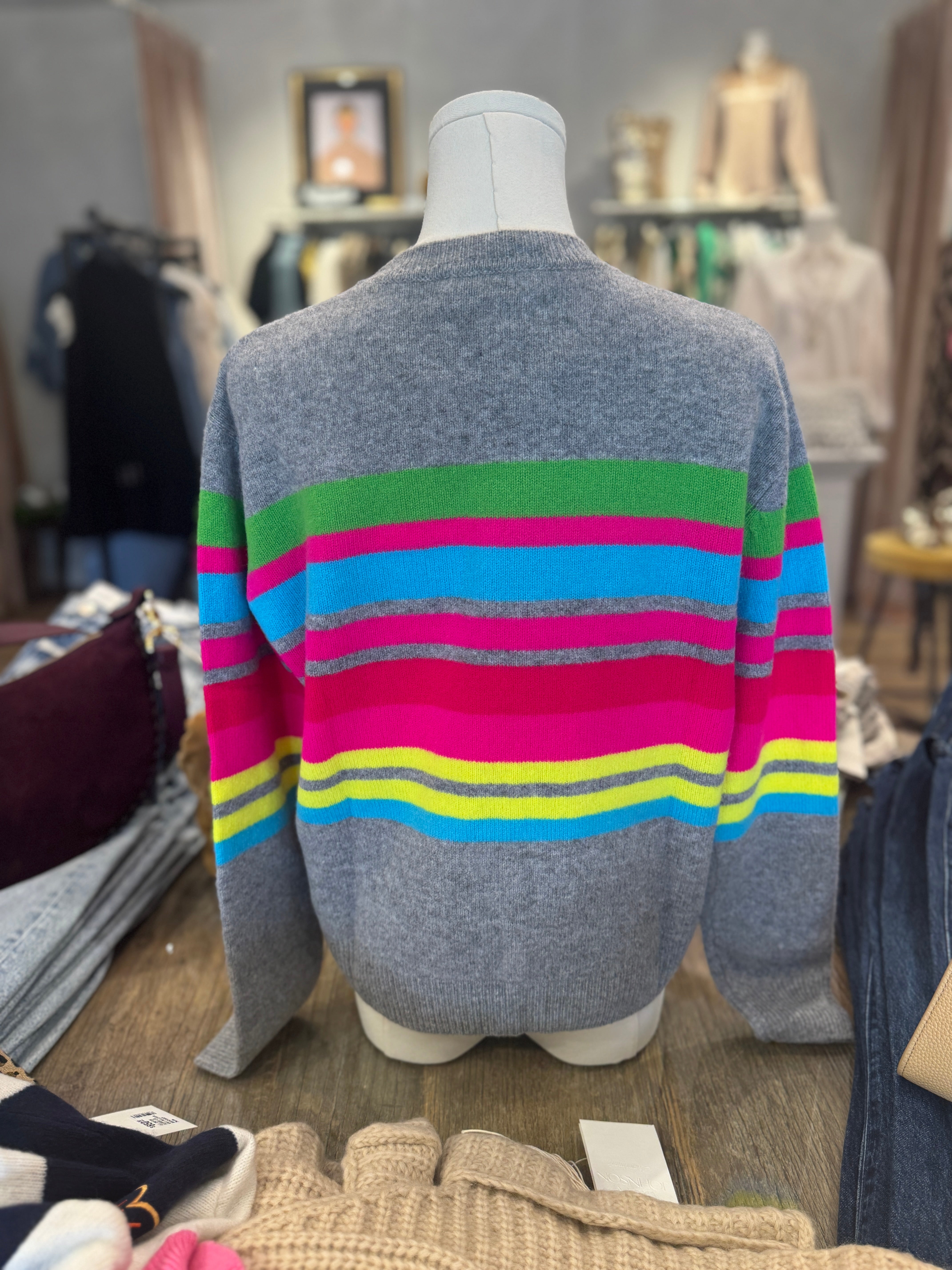 CLASSIC SWEATER