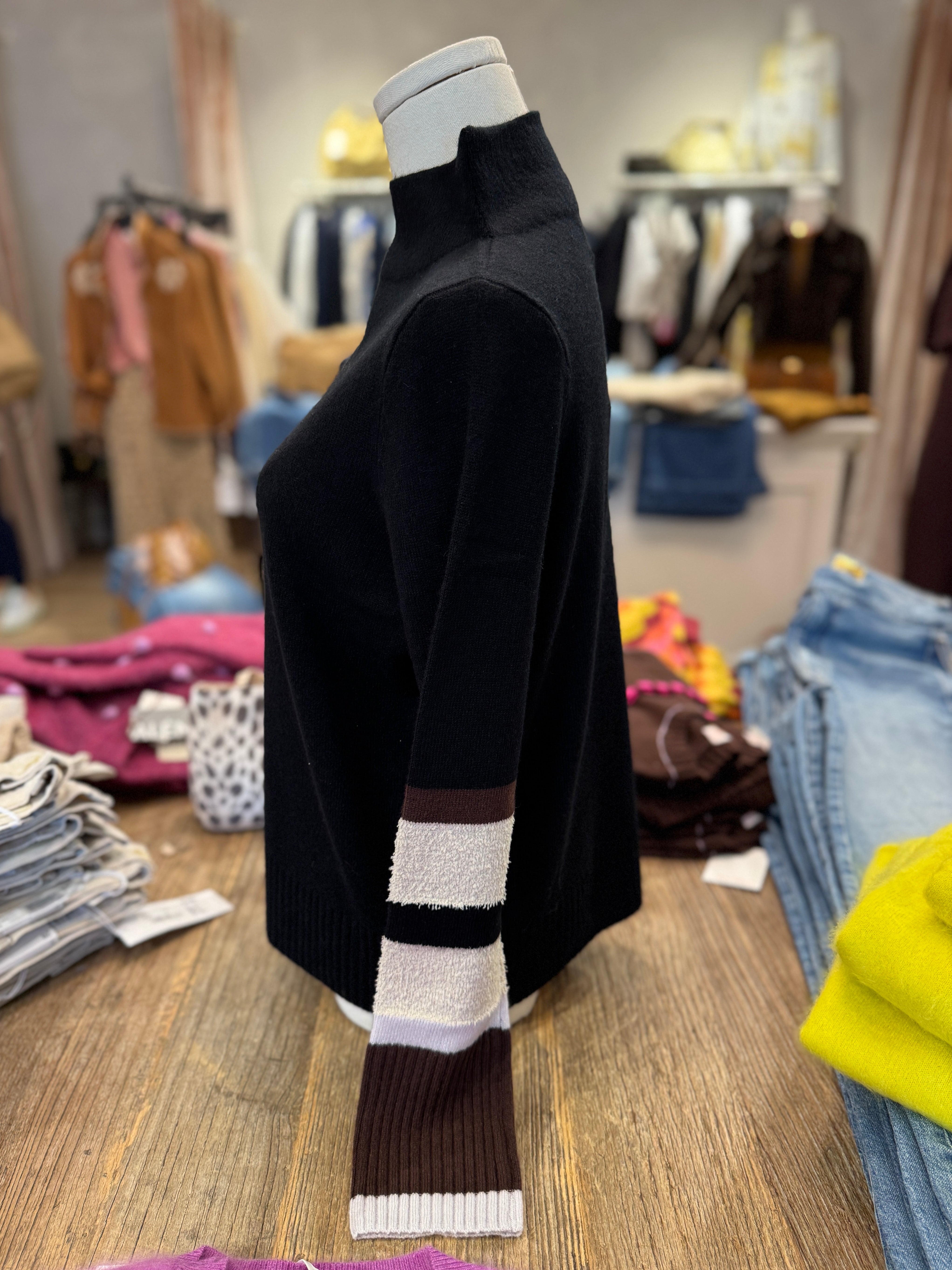 CUFF LUCK SWEATER