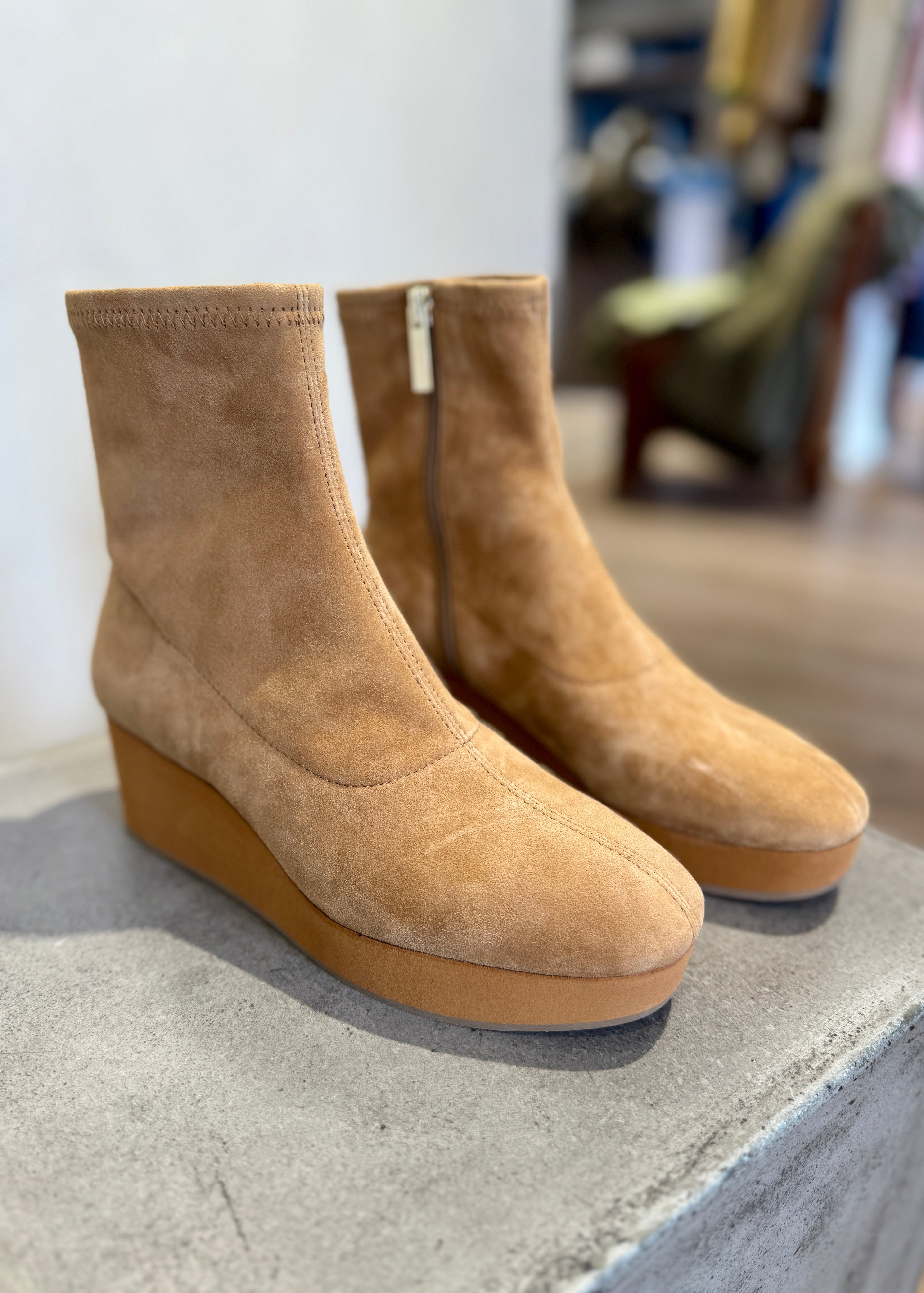 GATE WEDGE BOOT
