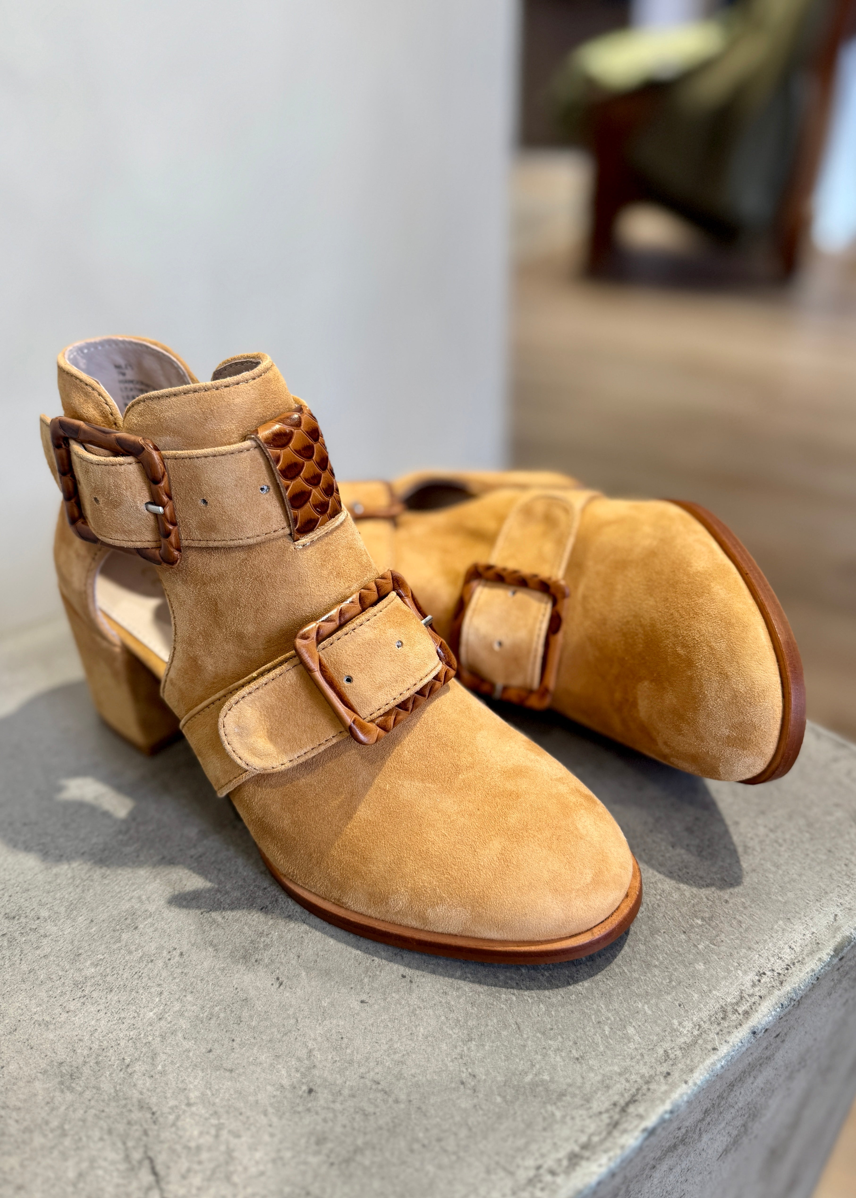NILES BOOT W/BUCKLE
