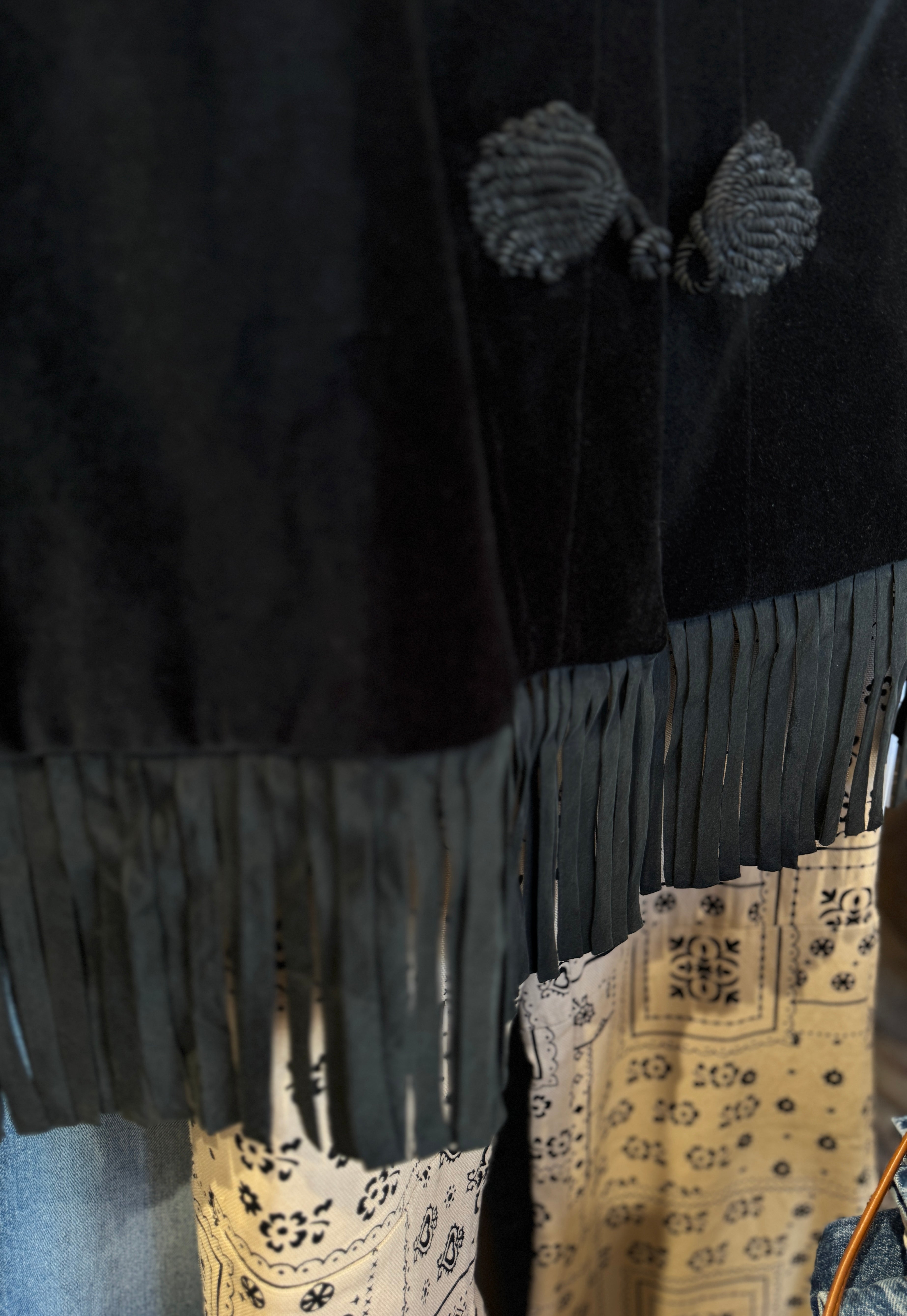 KENSINGTON FRINGE CAPE
