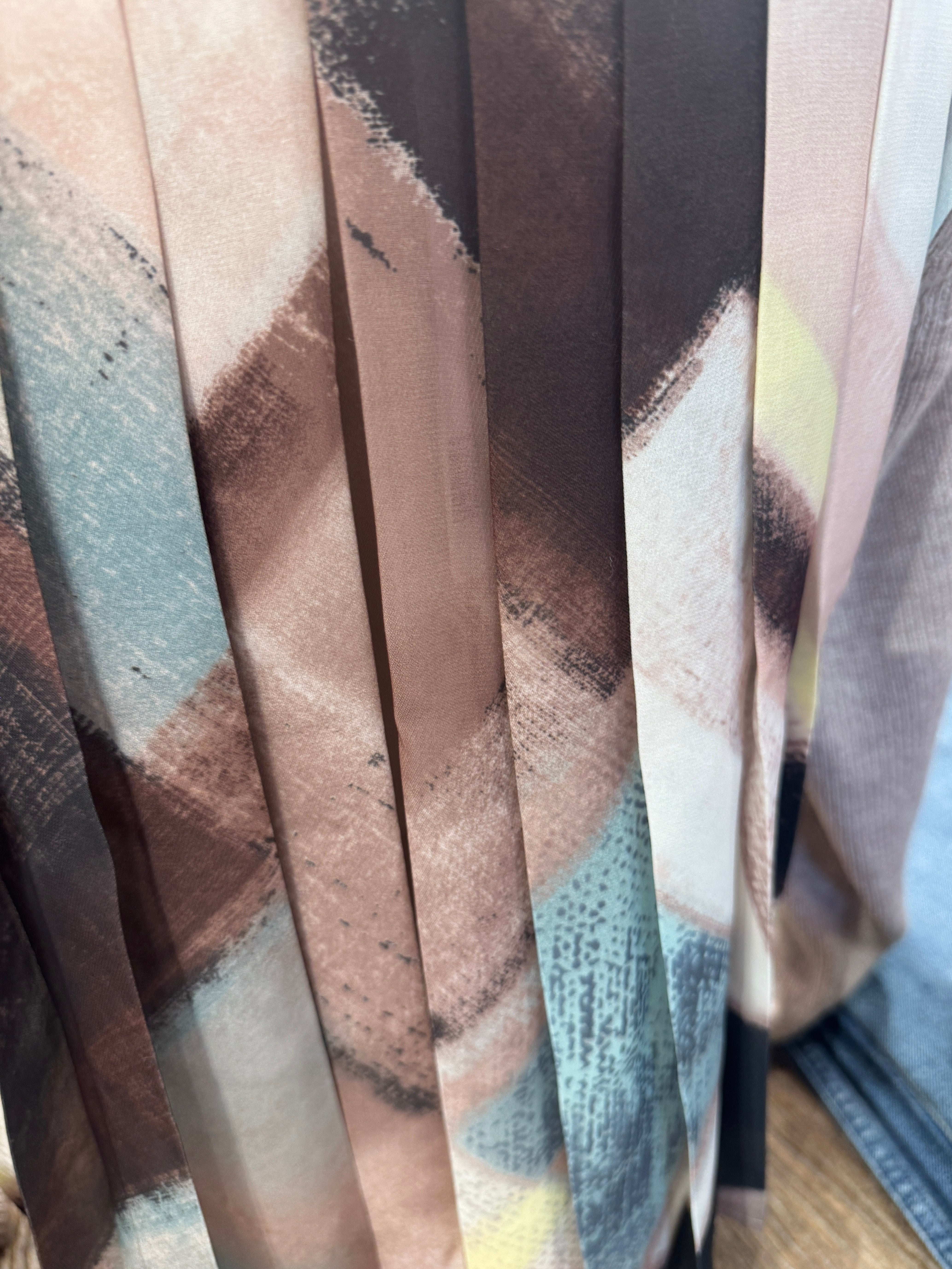 PLEAT BACK RAGLAN SWEATER