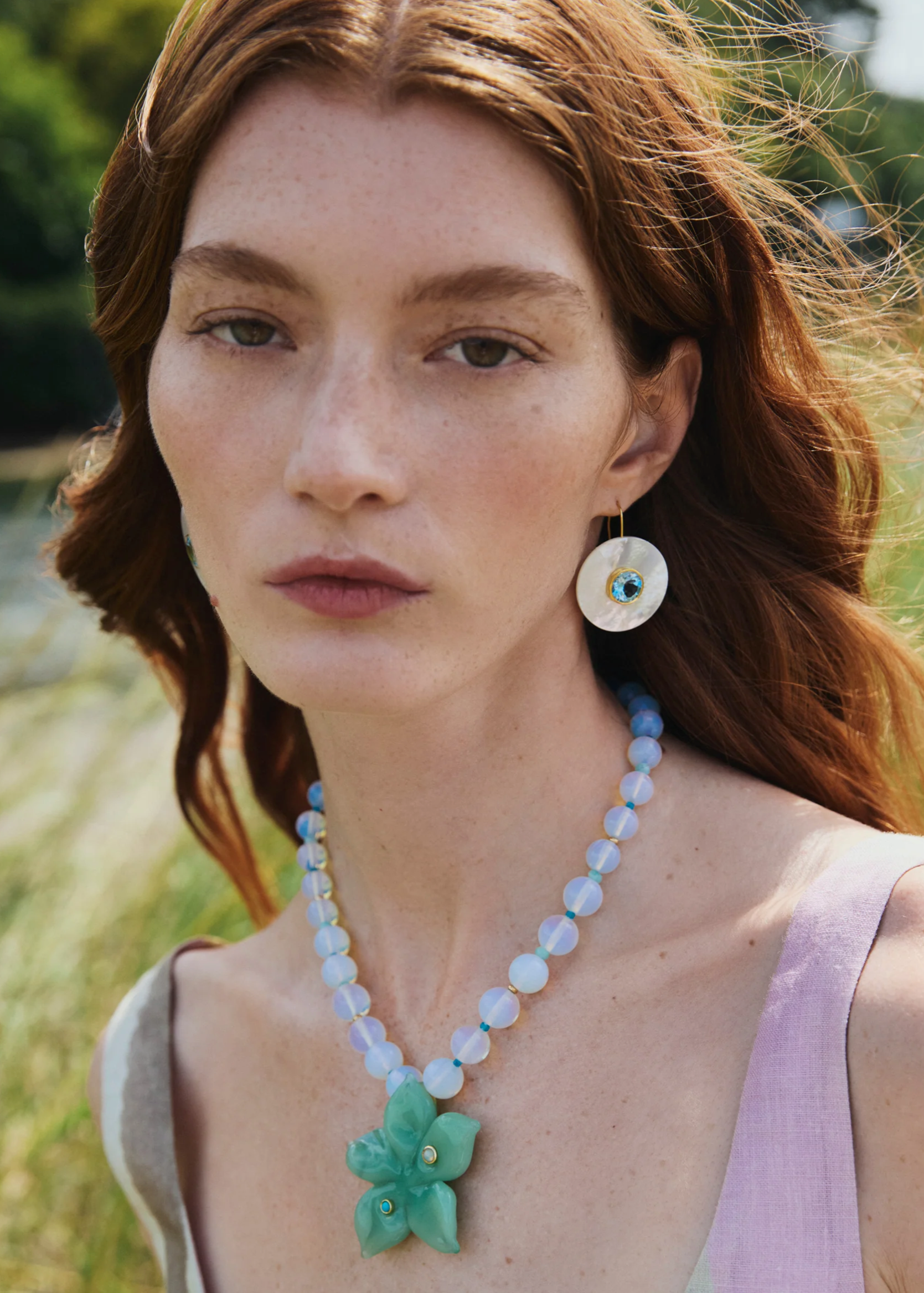 VINCA FLOWER NECKLACE IN SEA FOAM