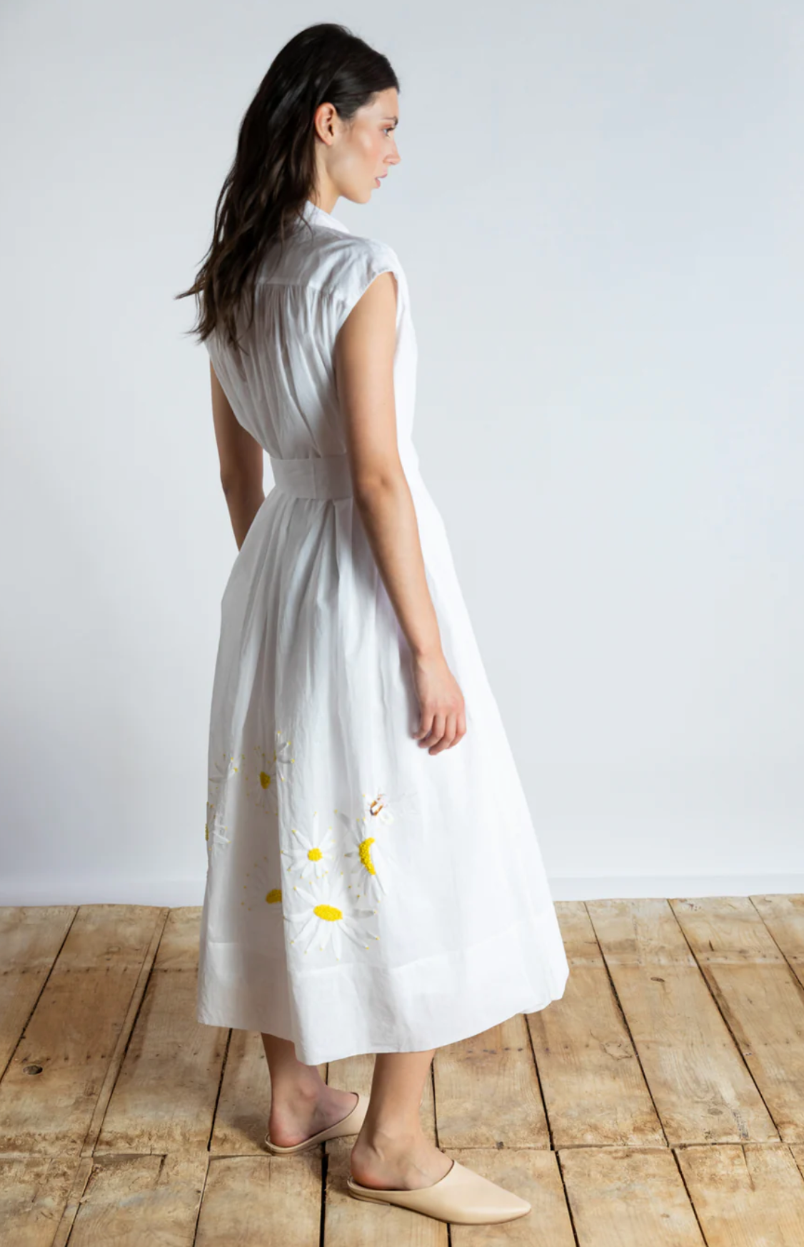 EMBROIDERED DAISY DRESS