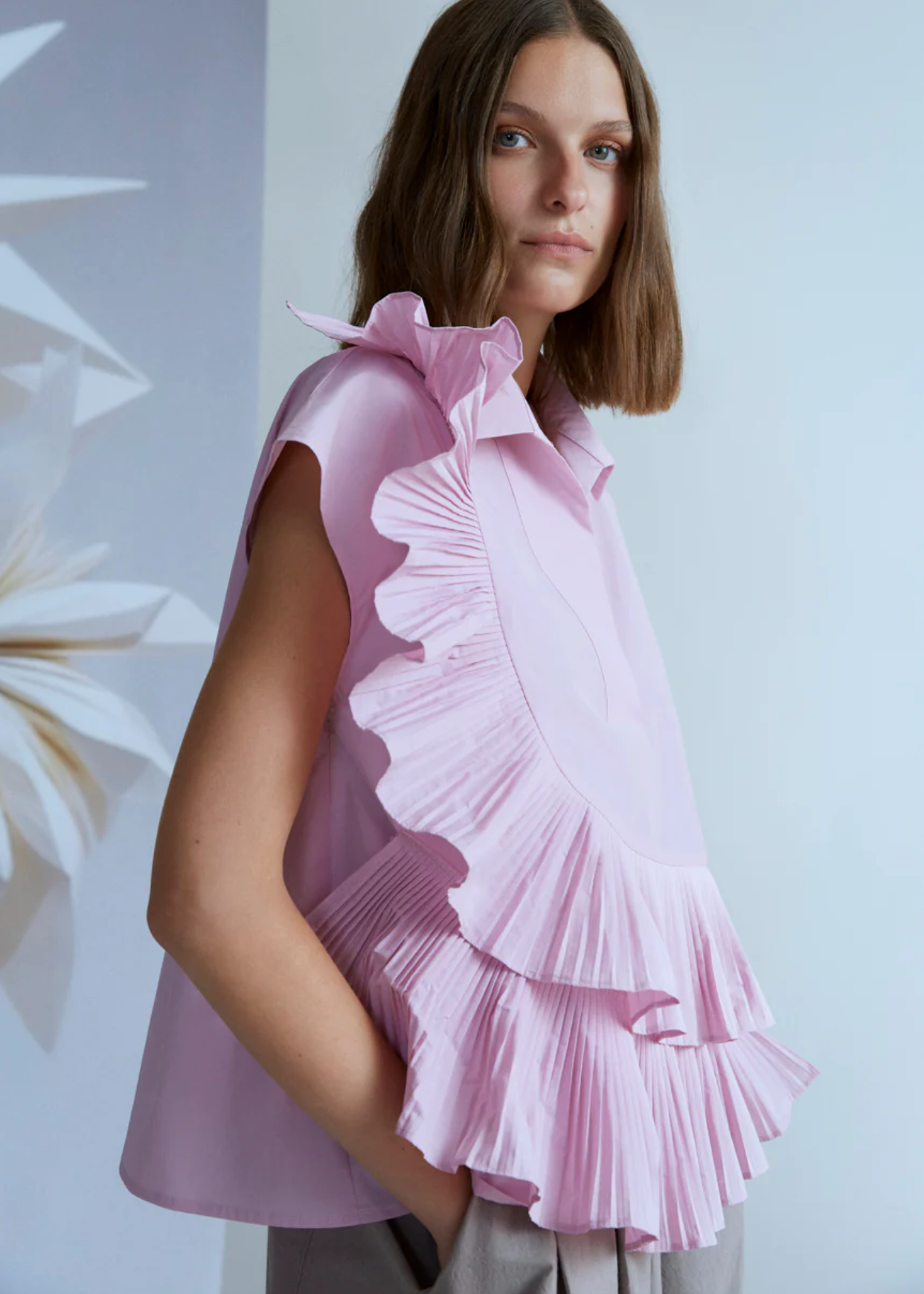 SCULPTED RUFFLE TOP – M.