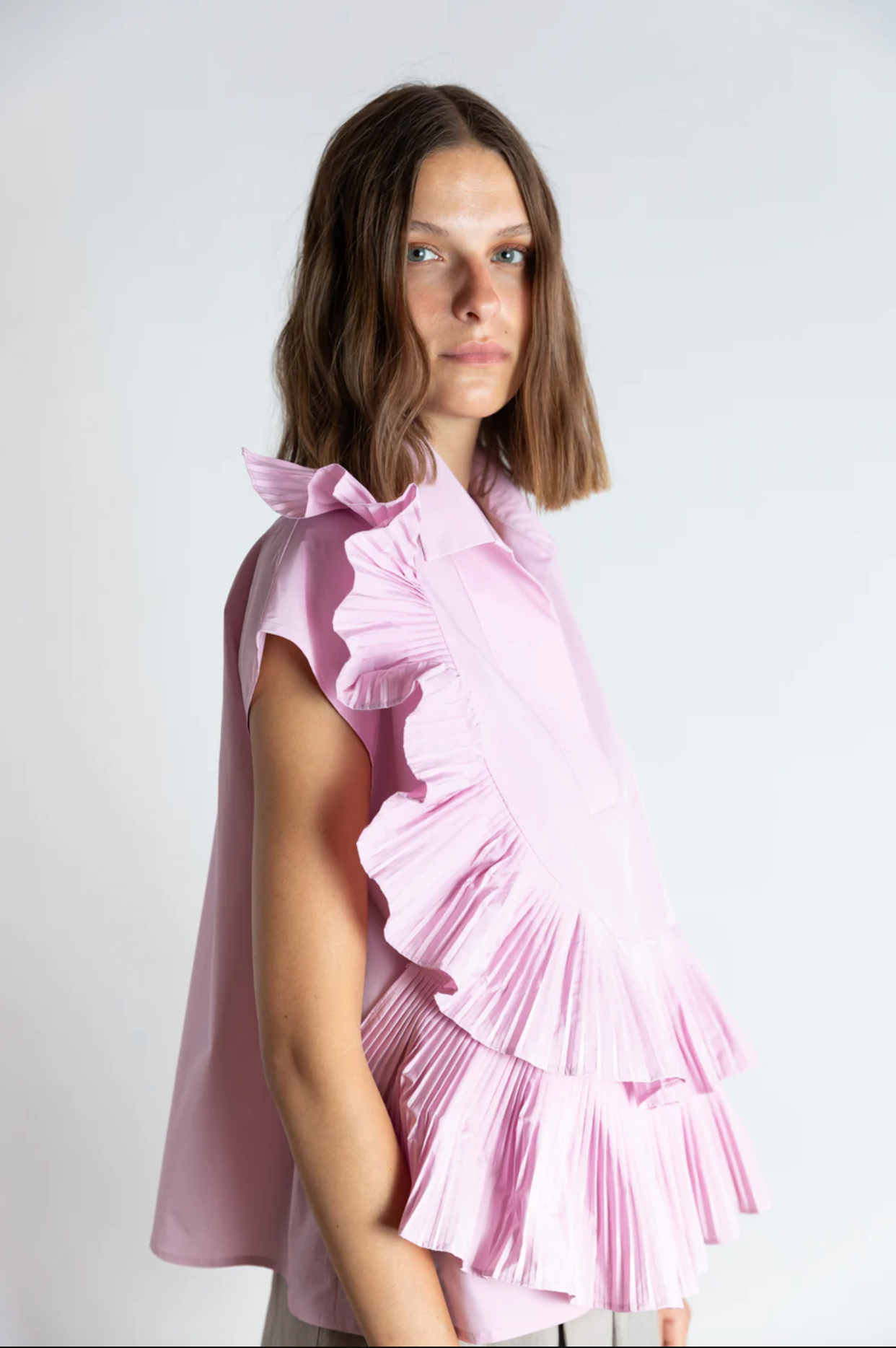 SCULPTED RUFFLE TOP