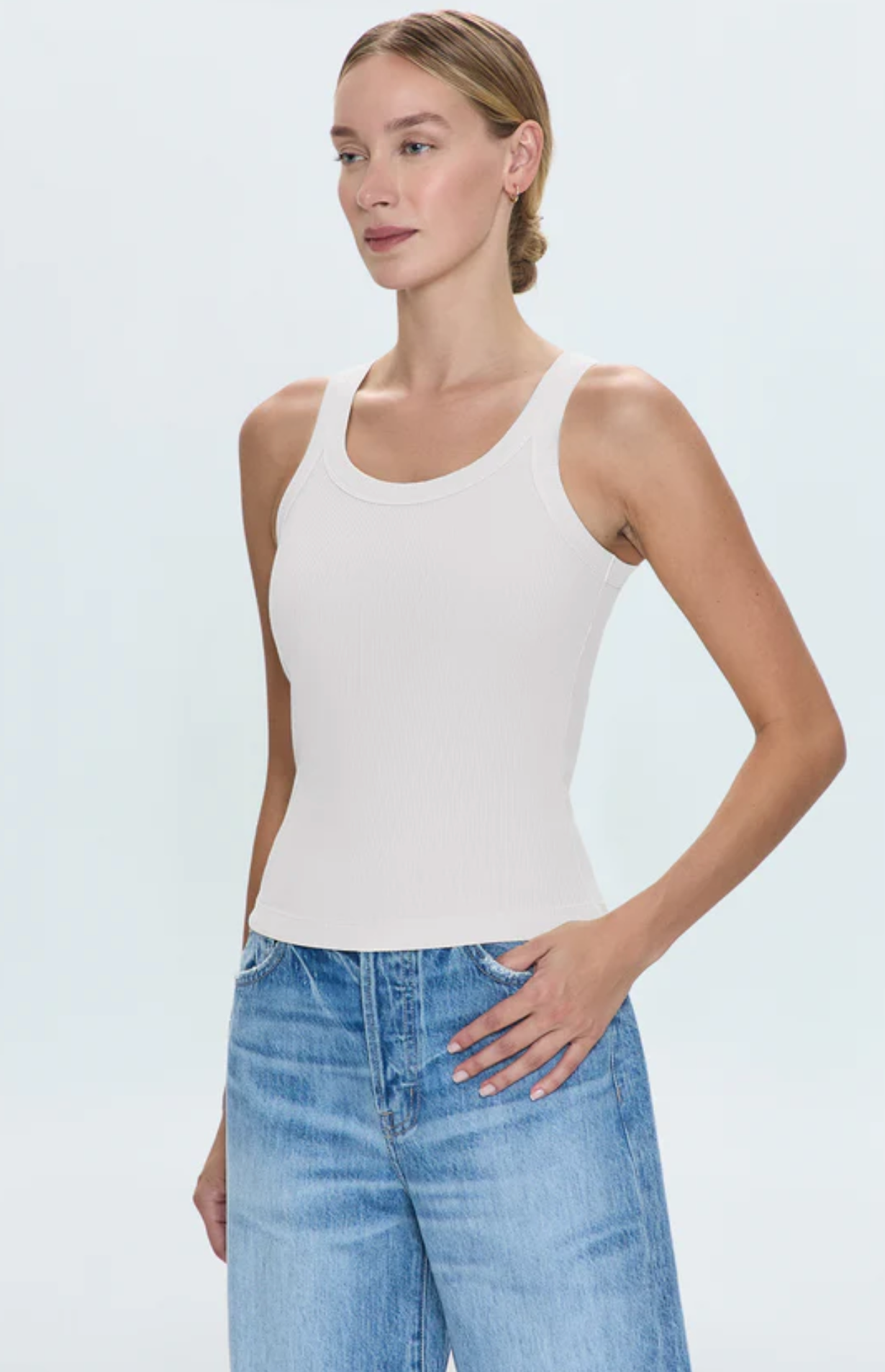 CHRISTY CURVED HEM TANK TOP