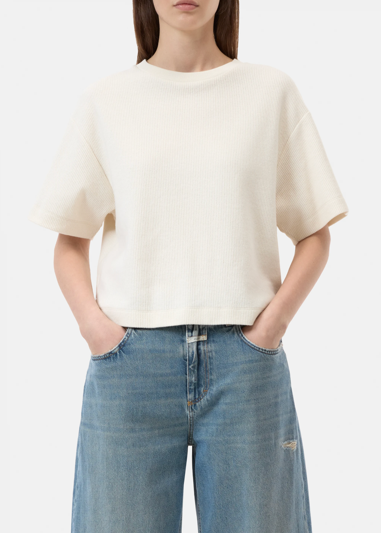 BACK SLIT T-SHIRT
