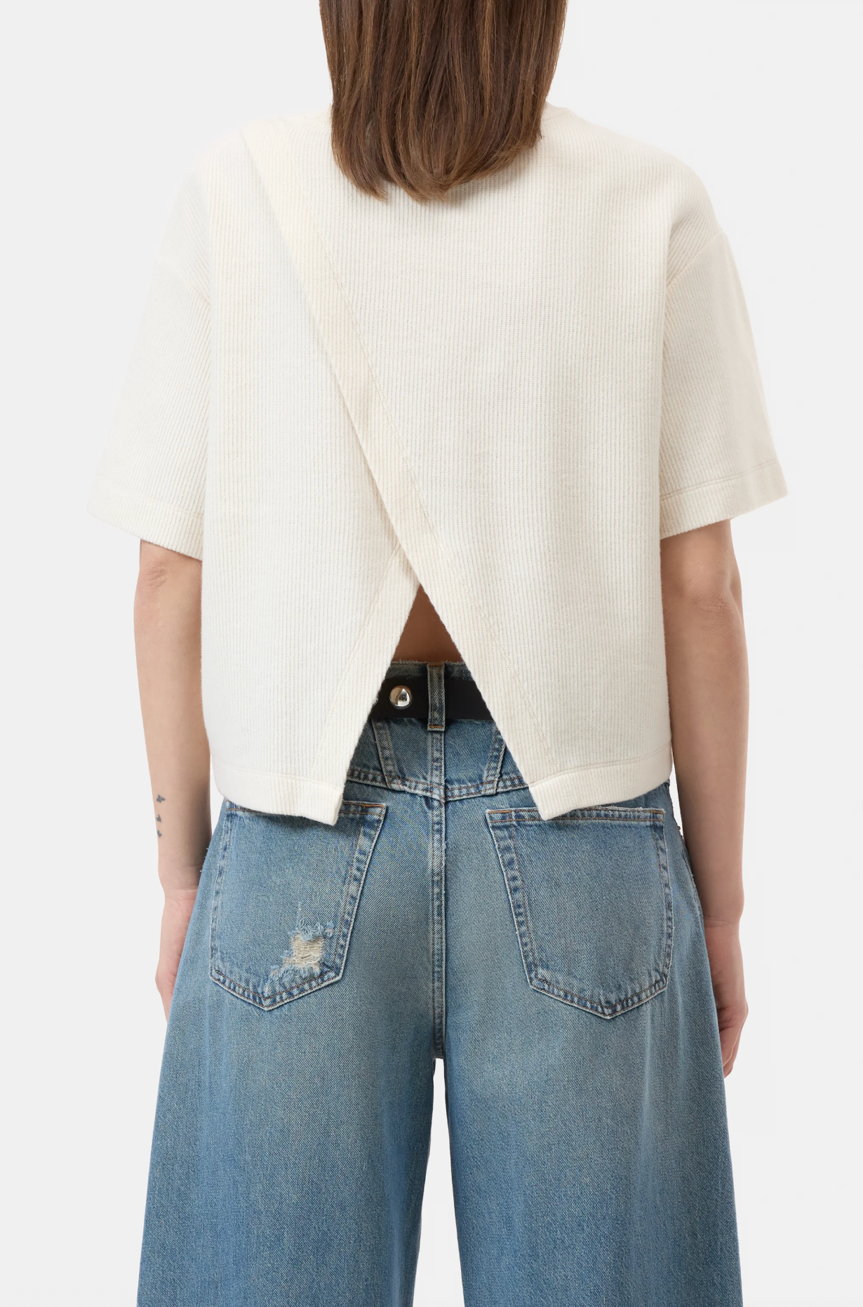 BACK SLIT T-SHIRT