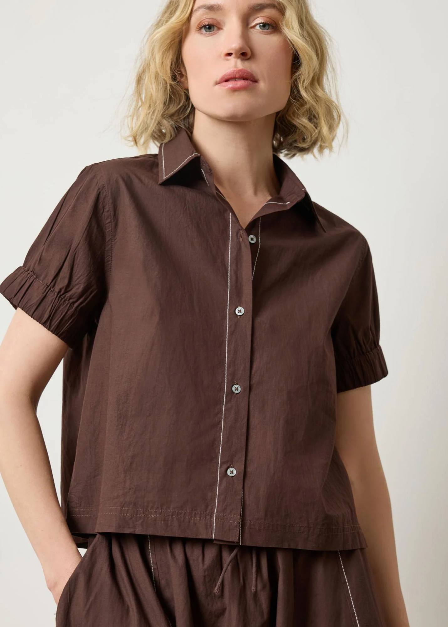 ELASTIC CUFF BUTTON DOWN