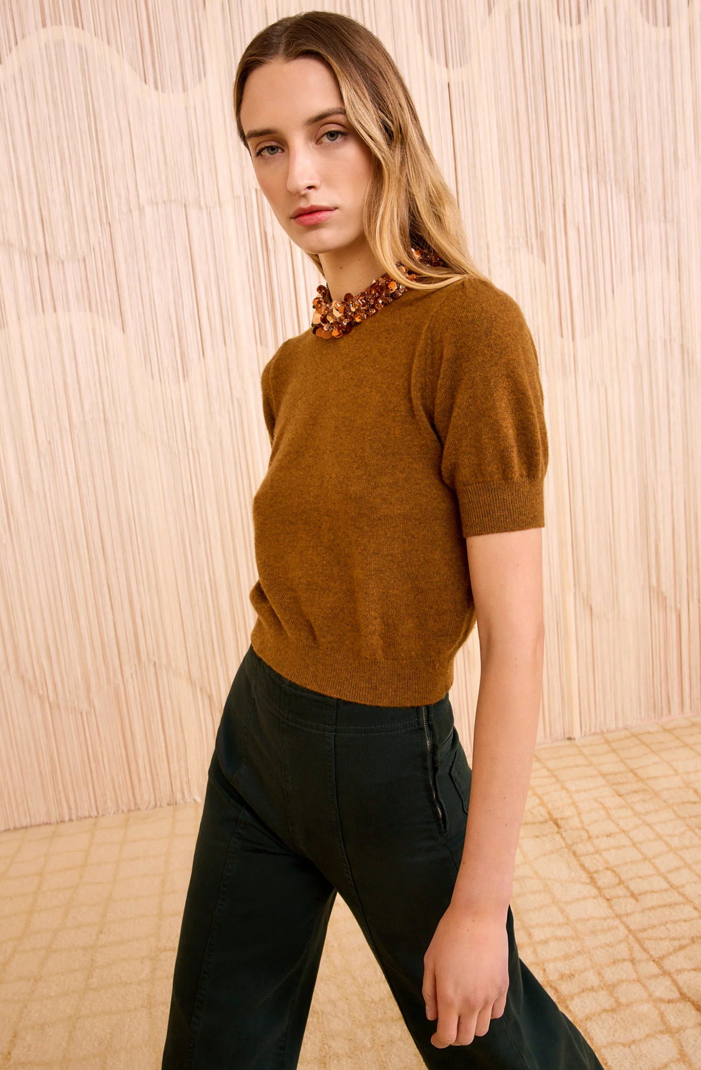 LIV EMBROIDERED SHORT SLEEVE