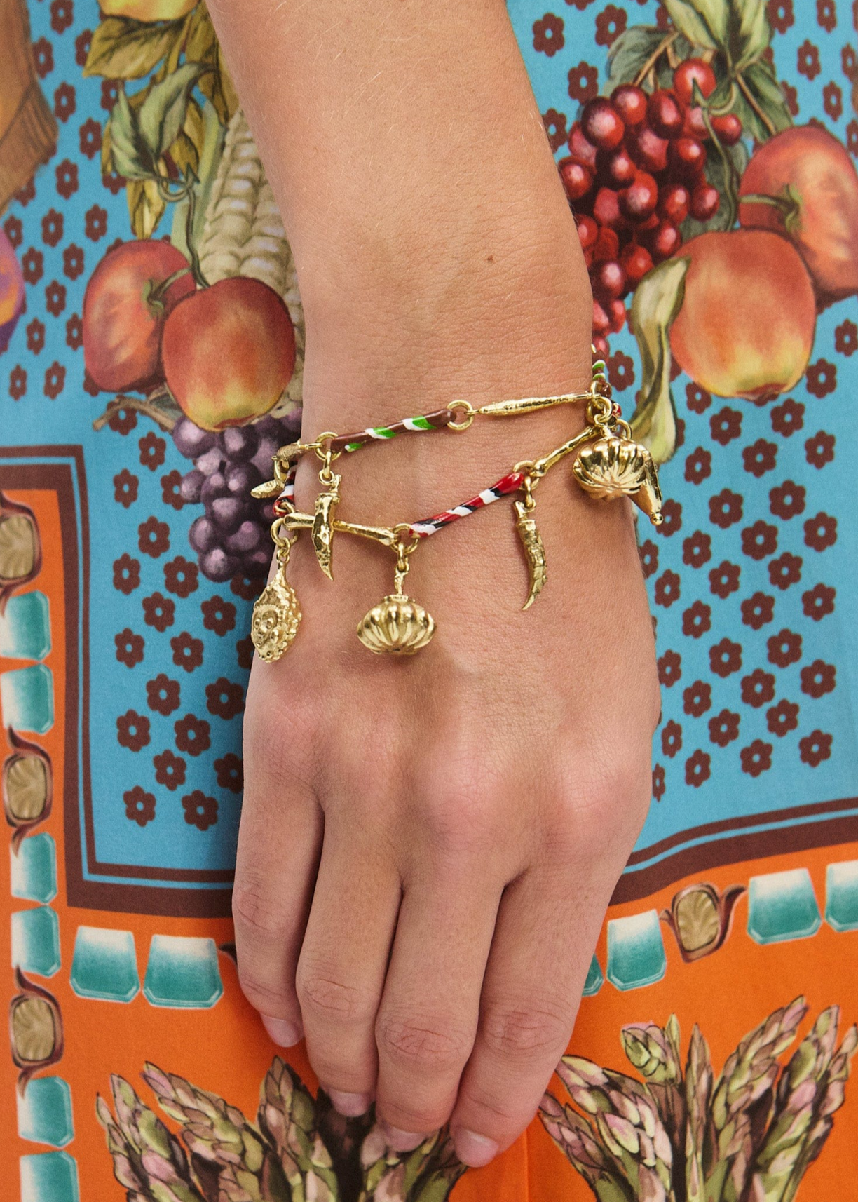 TESORI ROSSA STRIPE CHARM BRACELET GOLD