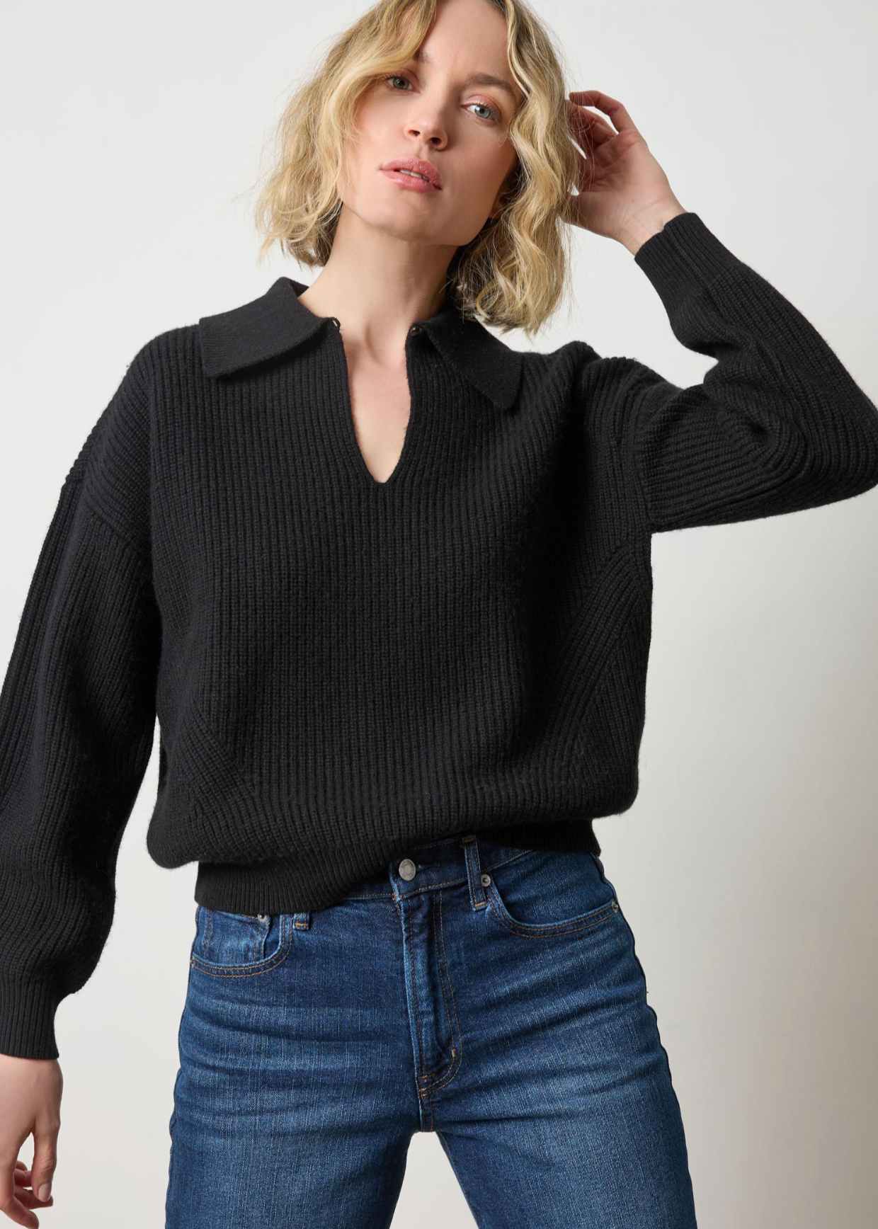 KEYHOLE RIB SWEATER