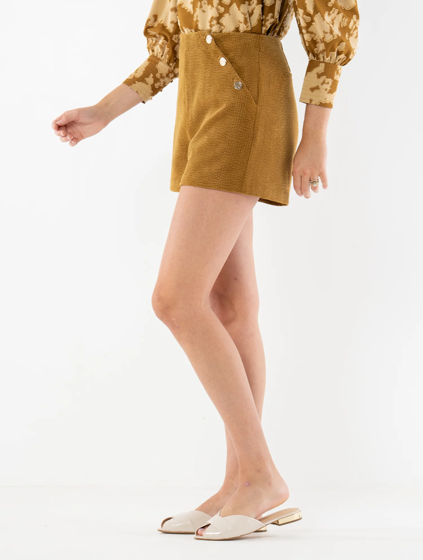 SAYLOR SHORT