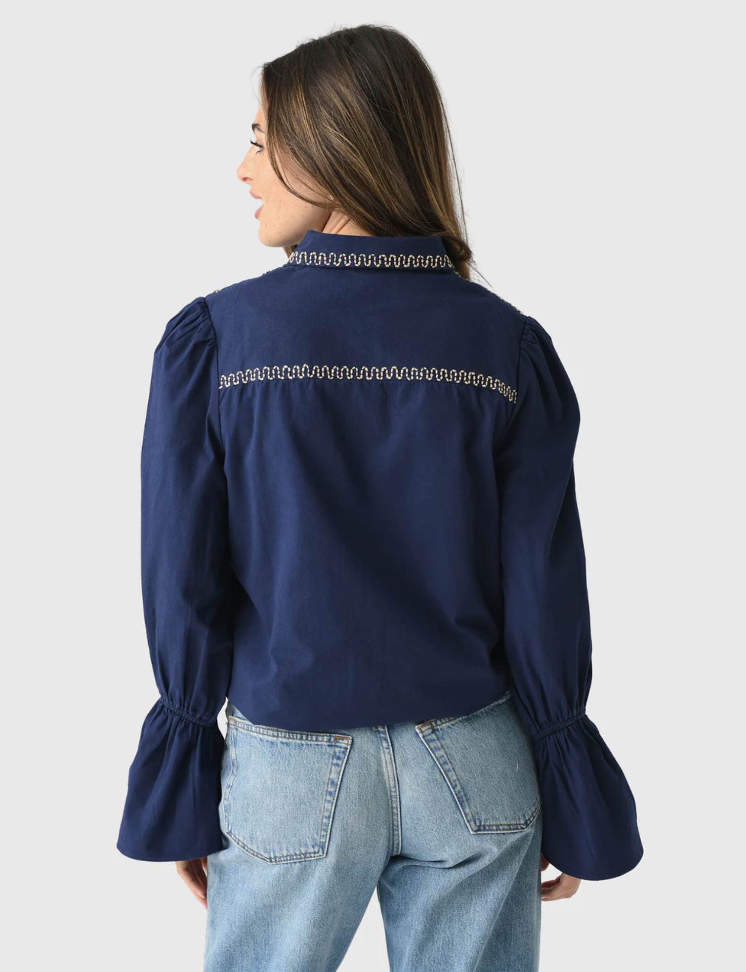 FRENCH KNOT BUTTON DOWN