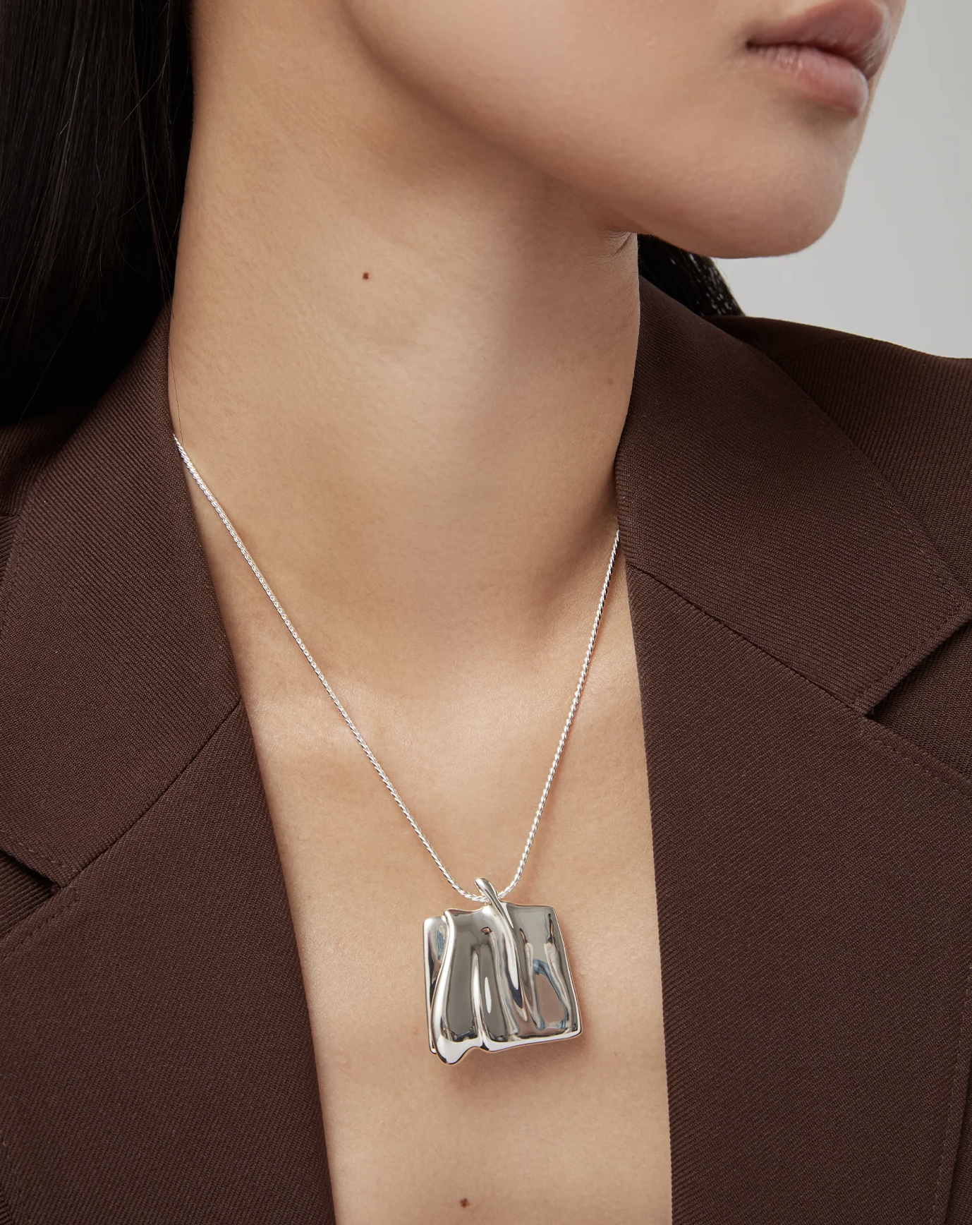 SUNDRA PENDANT NECKLACE LARGE SILVER