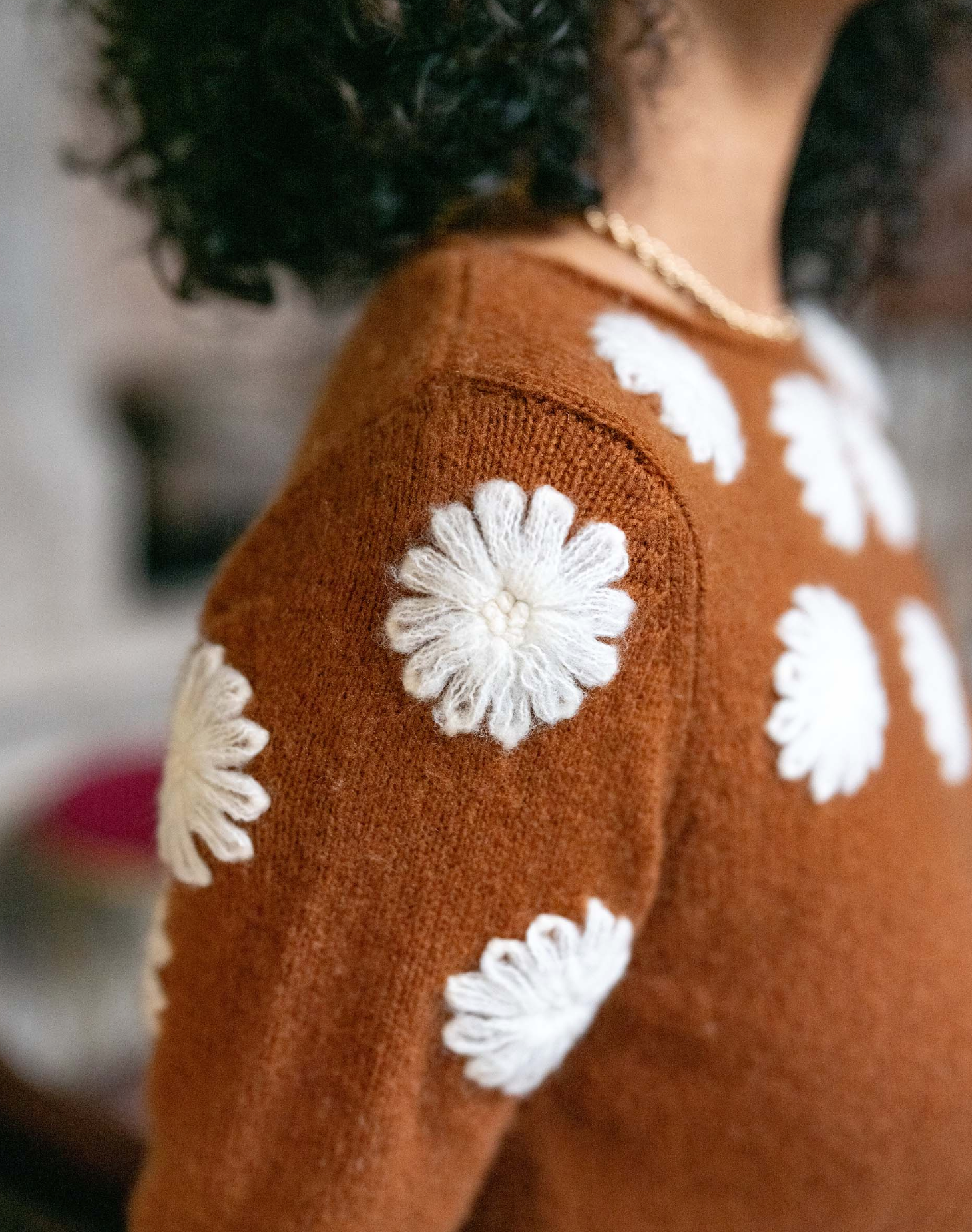 CAMELLIA EMBROIDERED SWEATER