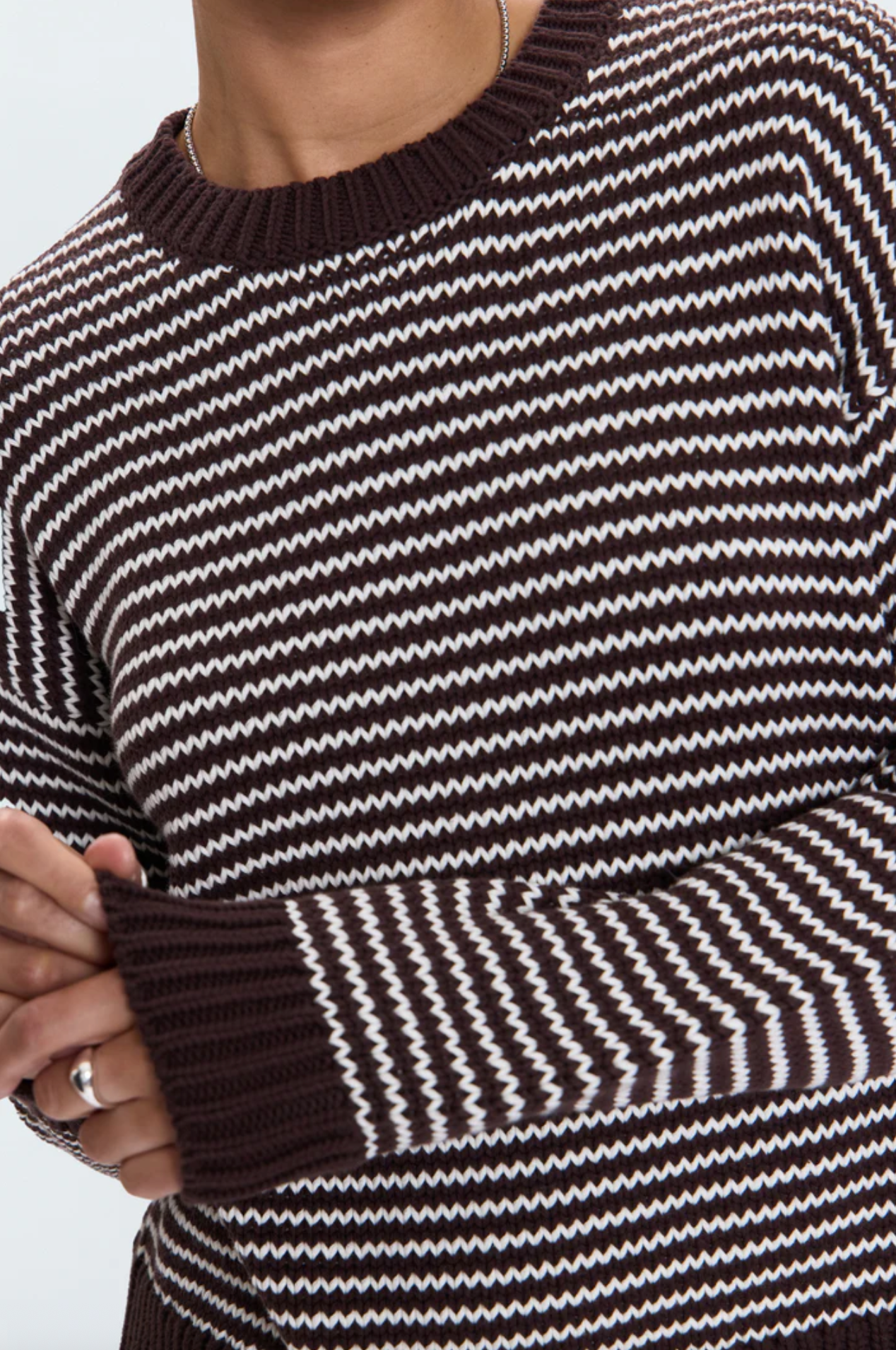 AURA RELAXED CREW NECK SWEATER