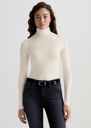 CHELS TURTLENECK