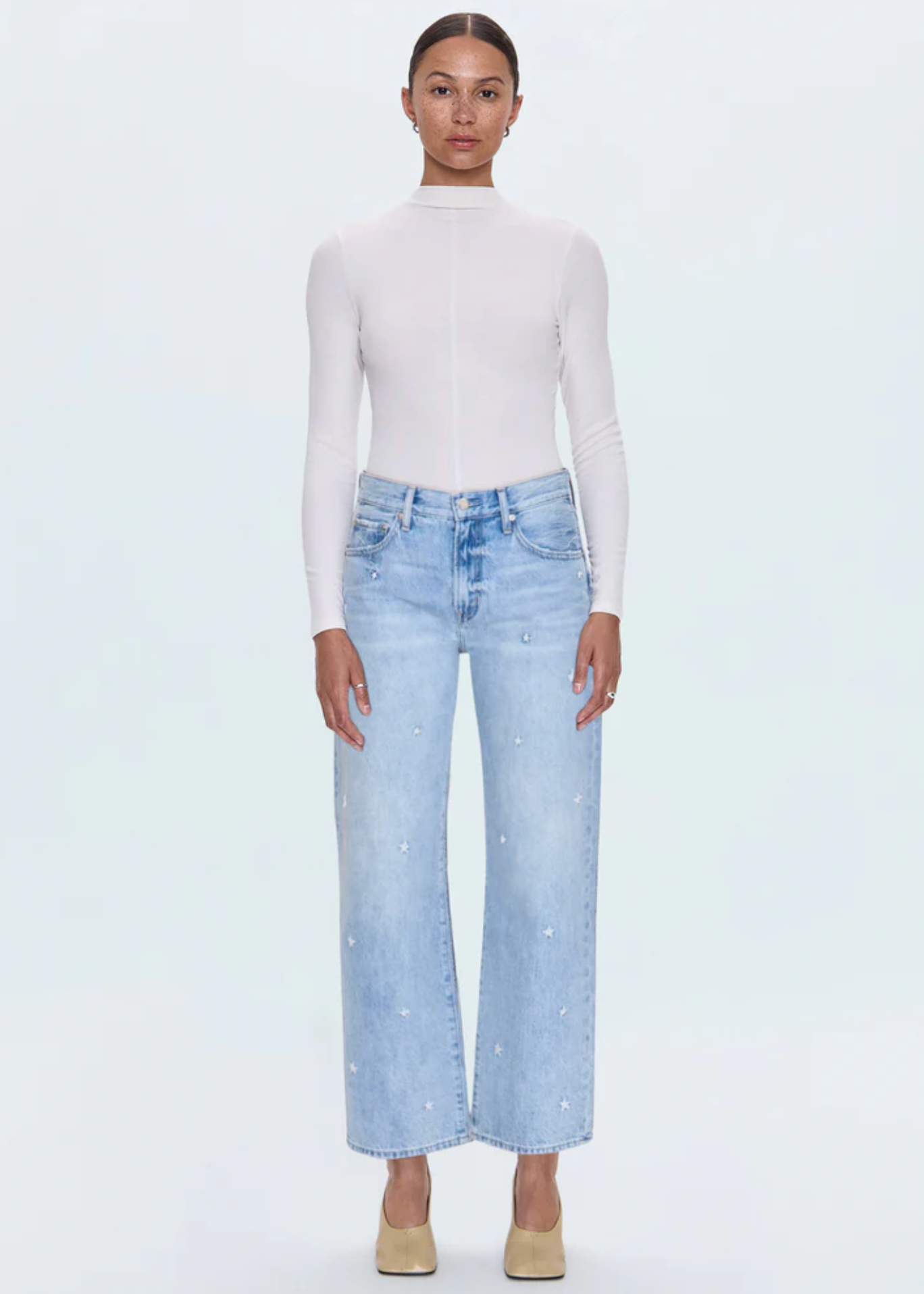 LEXI MID RISE BOWED STRAIGHT