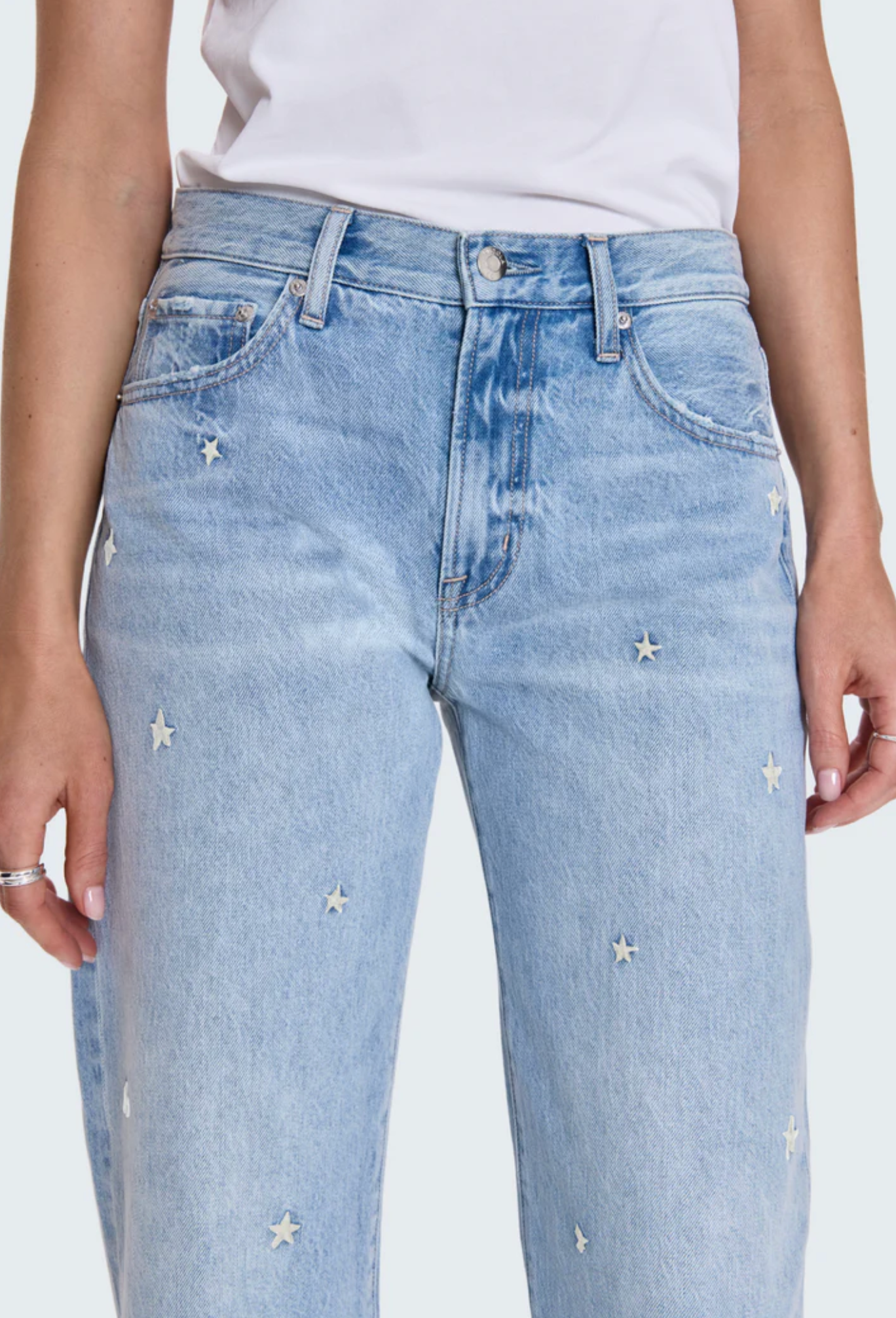 LEXI MID RISE BOWED STRAIGHT