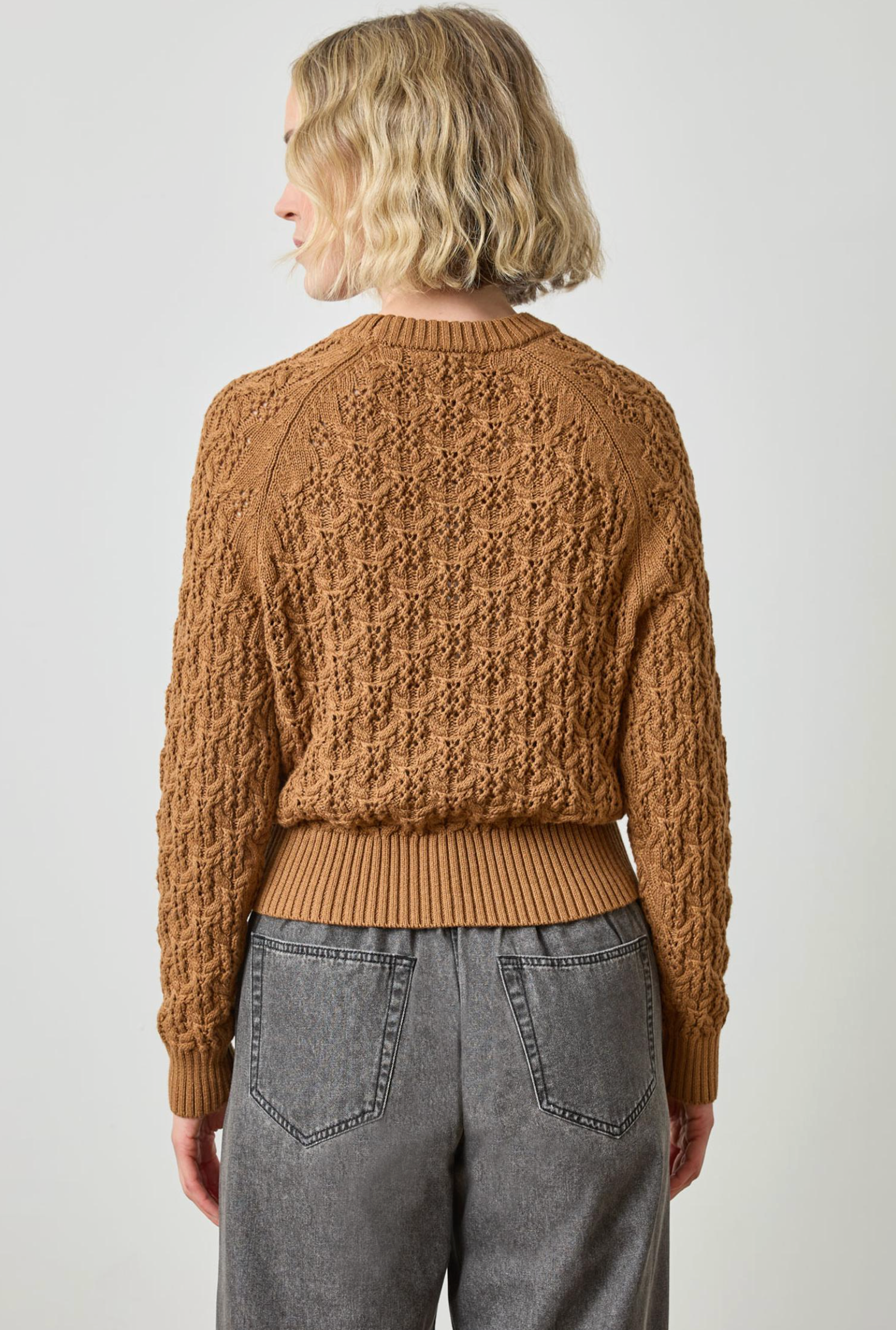 EASY SLEEVE RAGLAN SWEATER