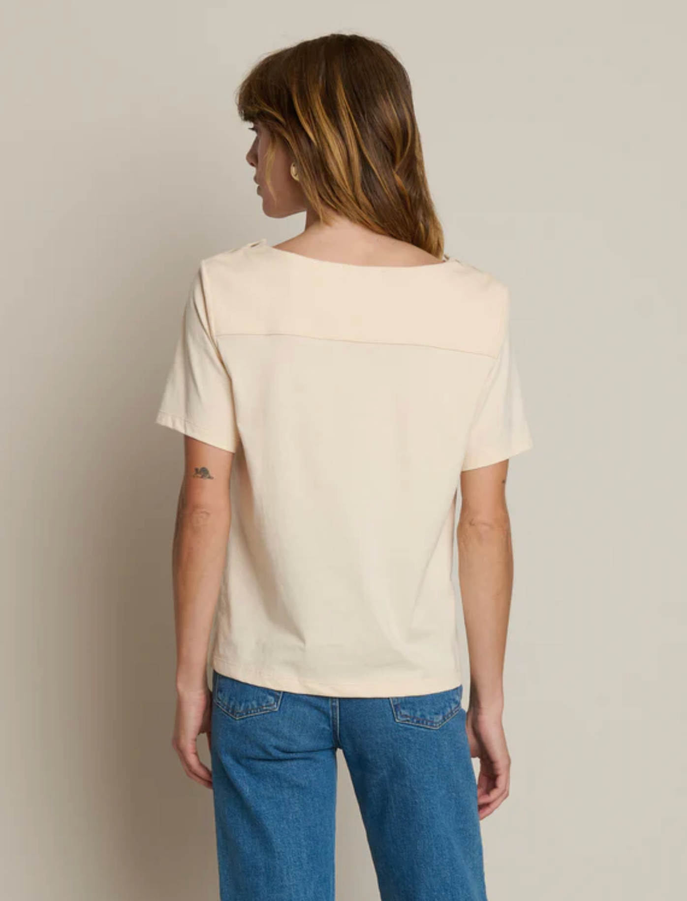 JOHNNIE TEE