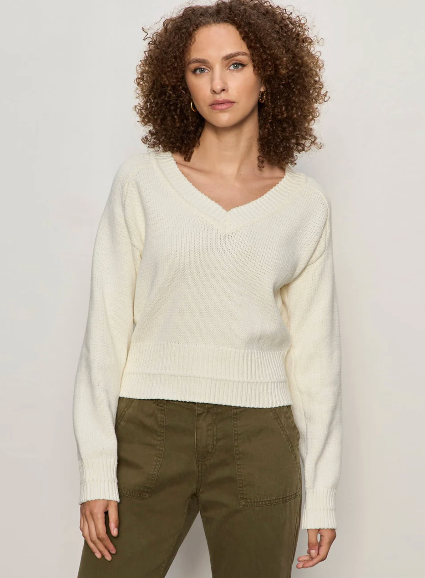 PERFECT V NECK SWEATER
