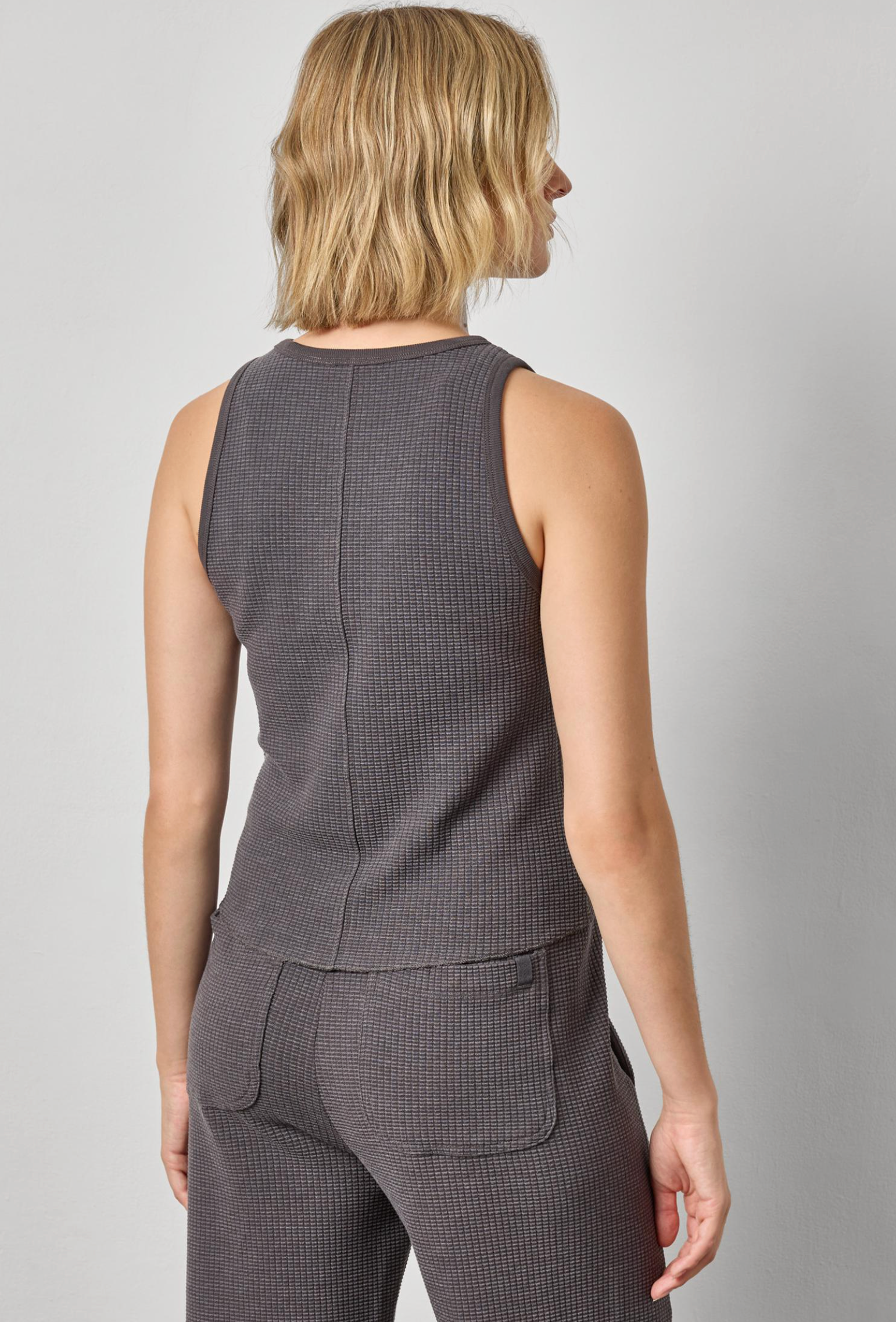 SHIRTTAIL HEM TANK