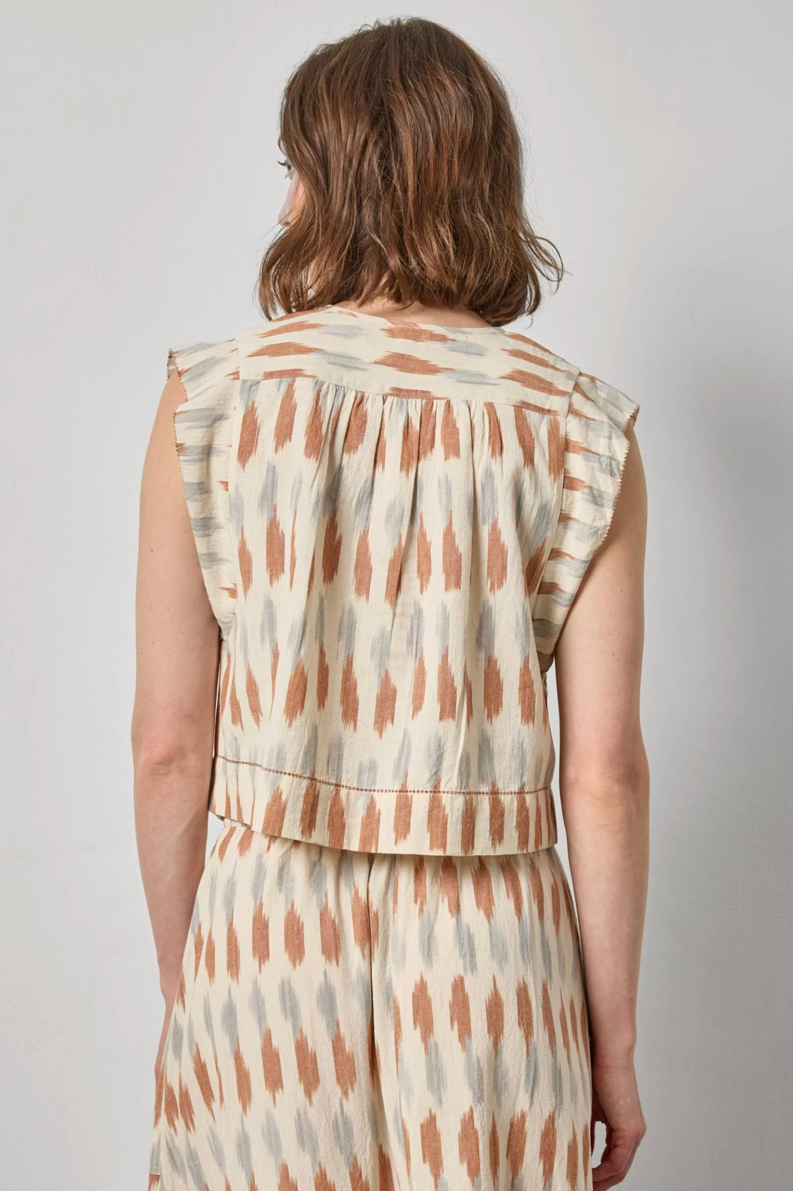 IKAT SHIRRED SHOULDER TOP
