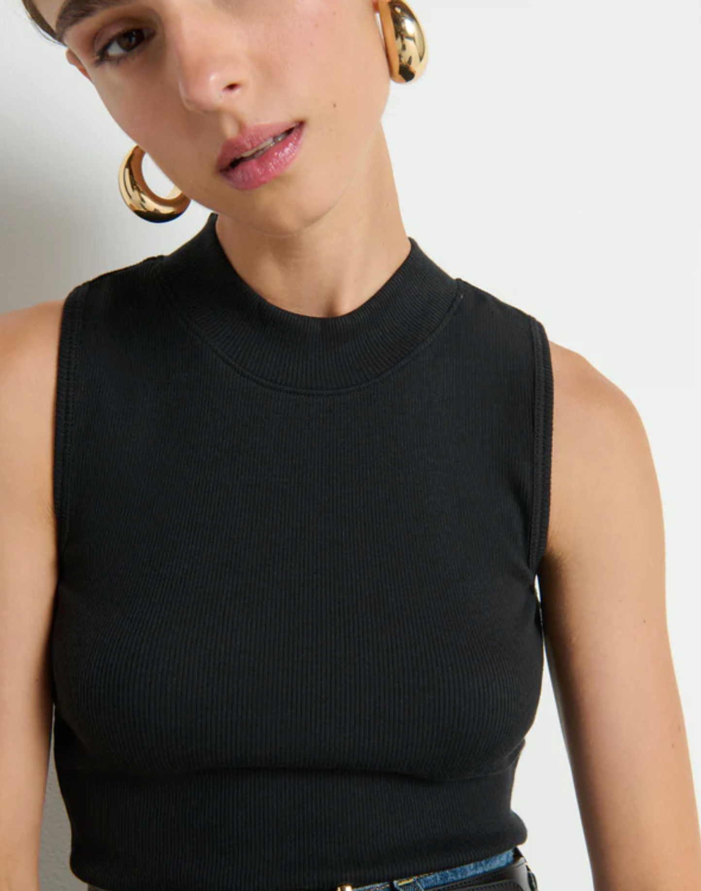 JOAN SLEEVELESS MOCK NECK