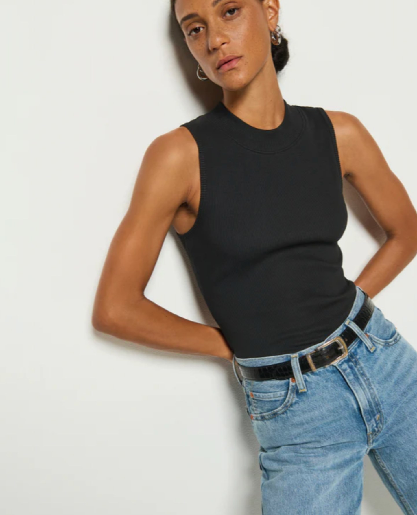 JOAN SLEEVELESS MOCK NECK