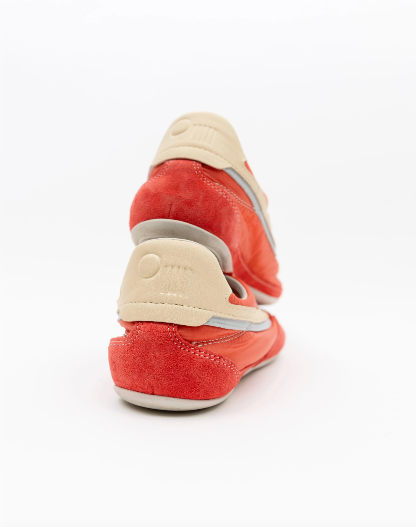 TEMPLE LIGHTWEIGHT FLAT SNEAKER