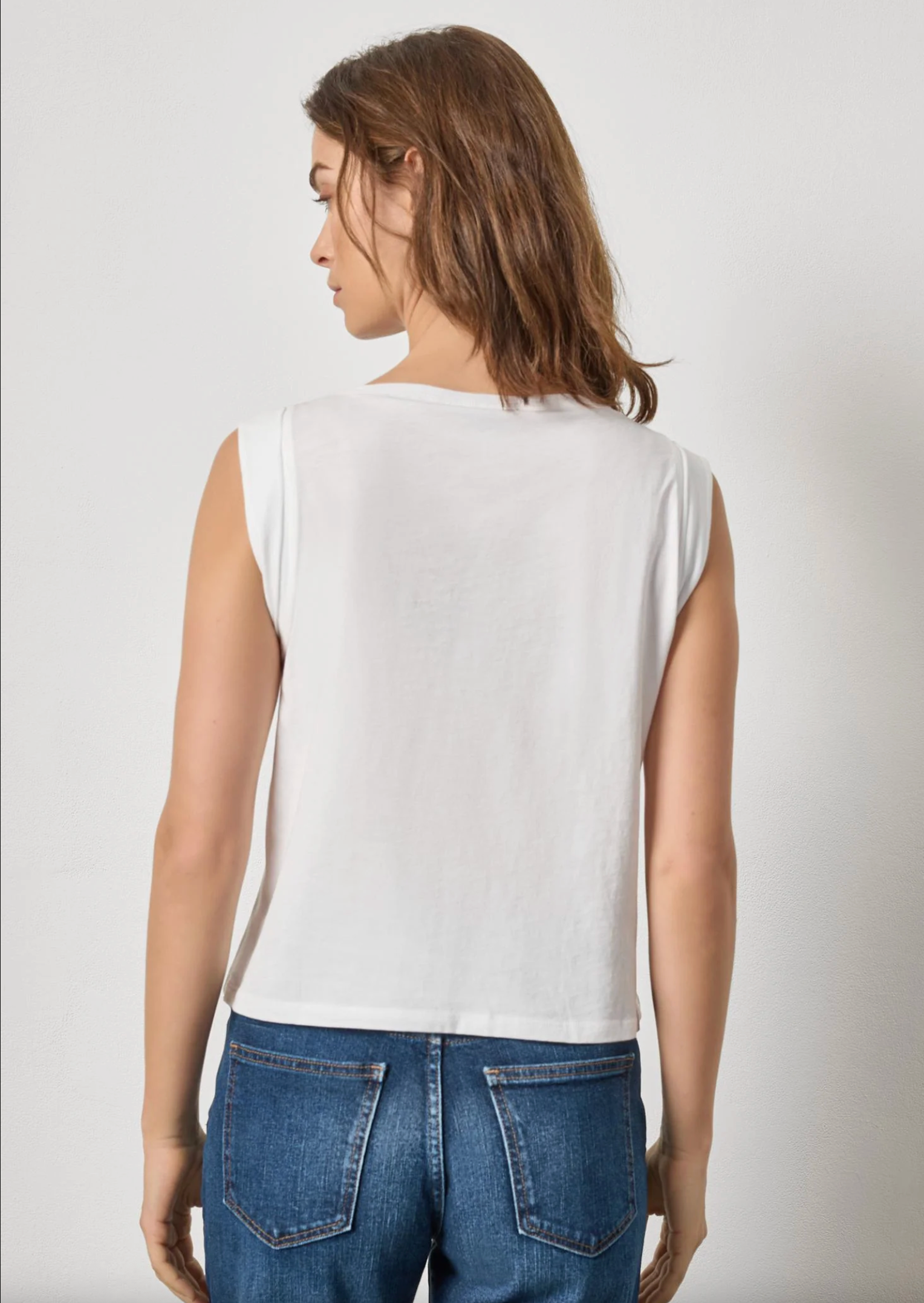 ROLLED EDGE SLEEVELESS BOATNECK