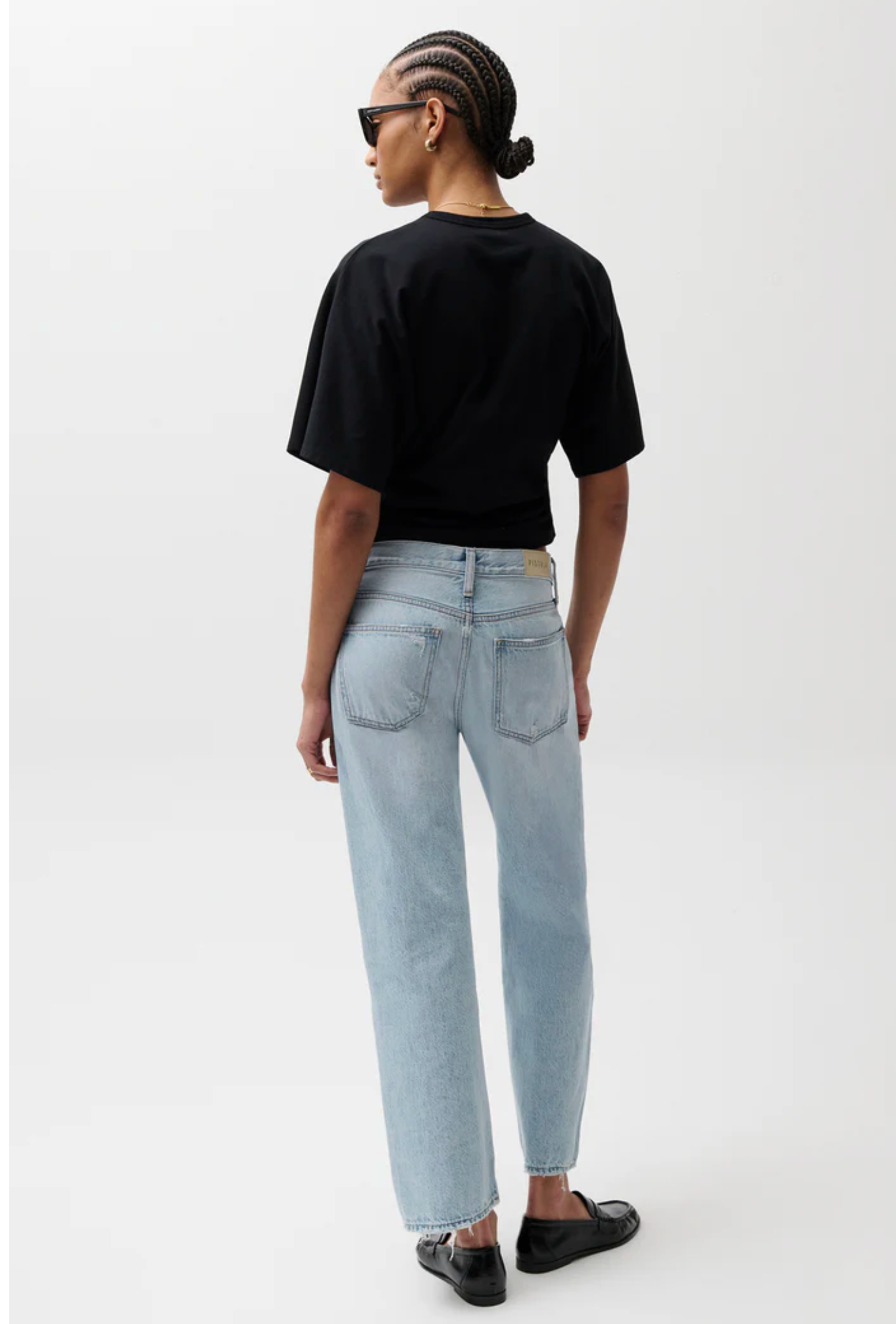 LEXI MID RISE BOWED STRAIGHT