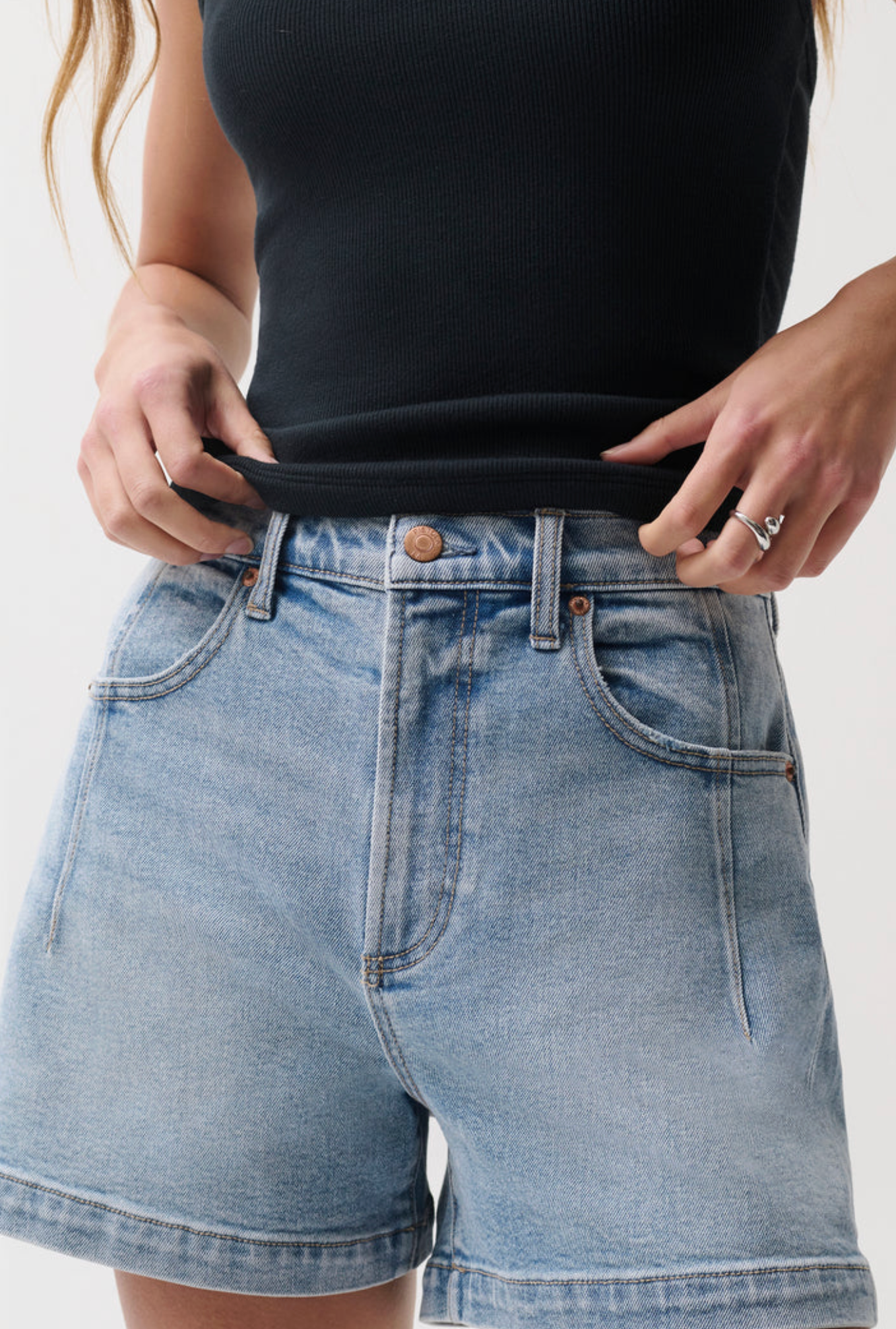 AOKI HIGH RISE A-LINE SHORT W/DETAIL