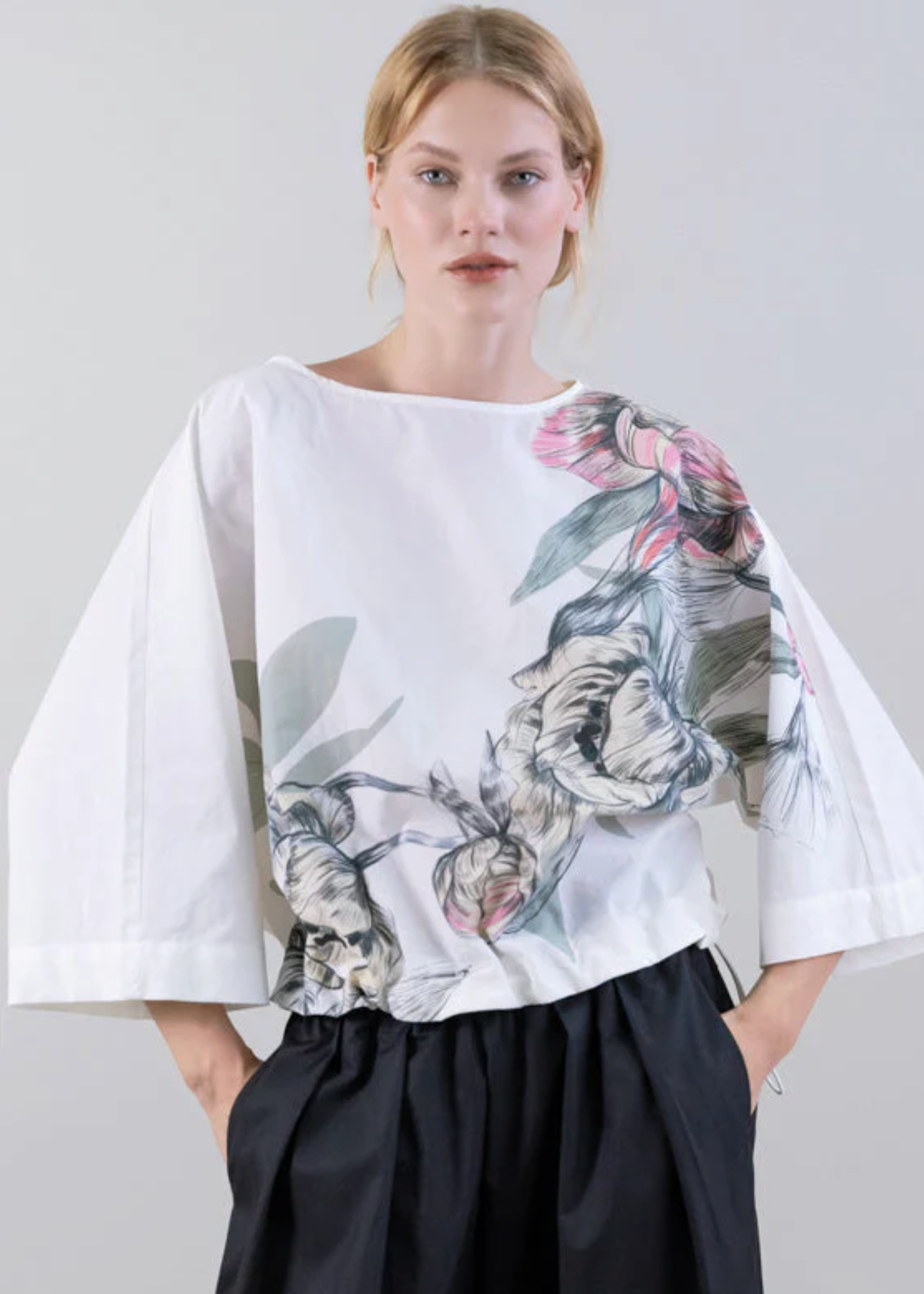 PEONY DRAWSTRING TOP