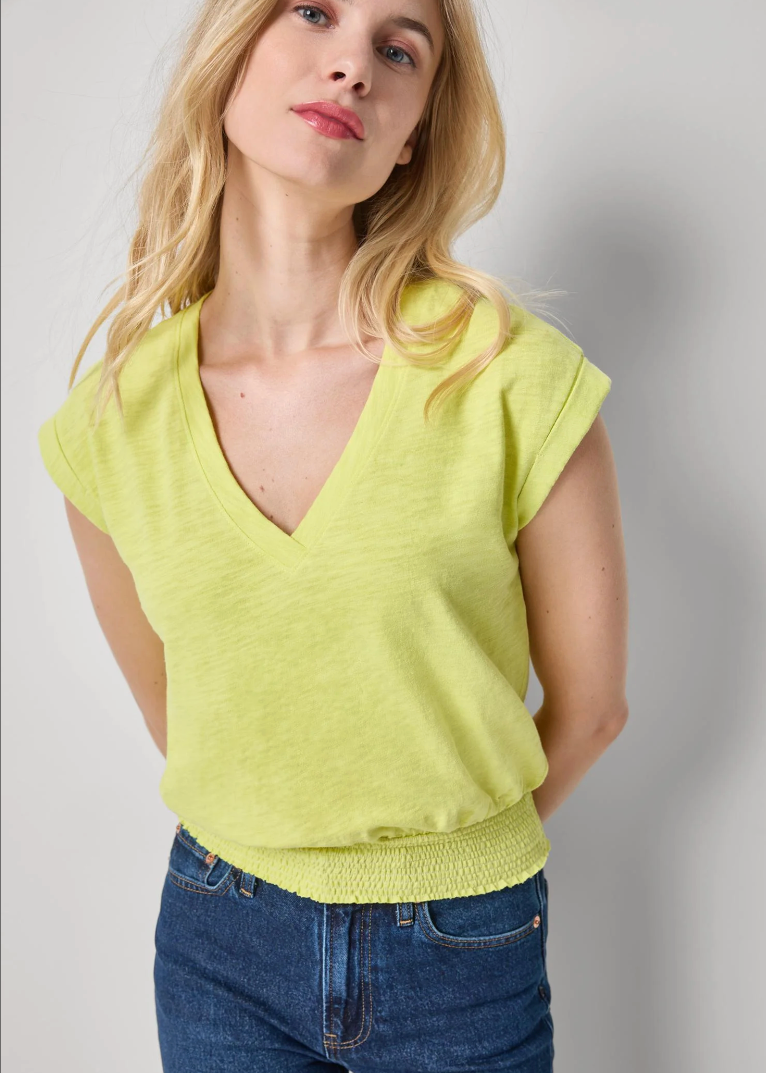 SMOCKED HEM V-NECK