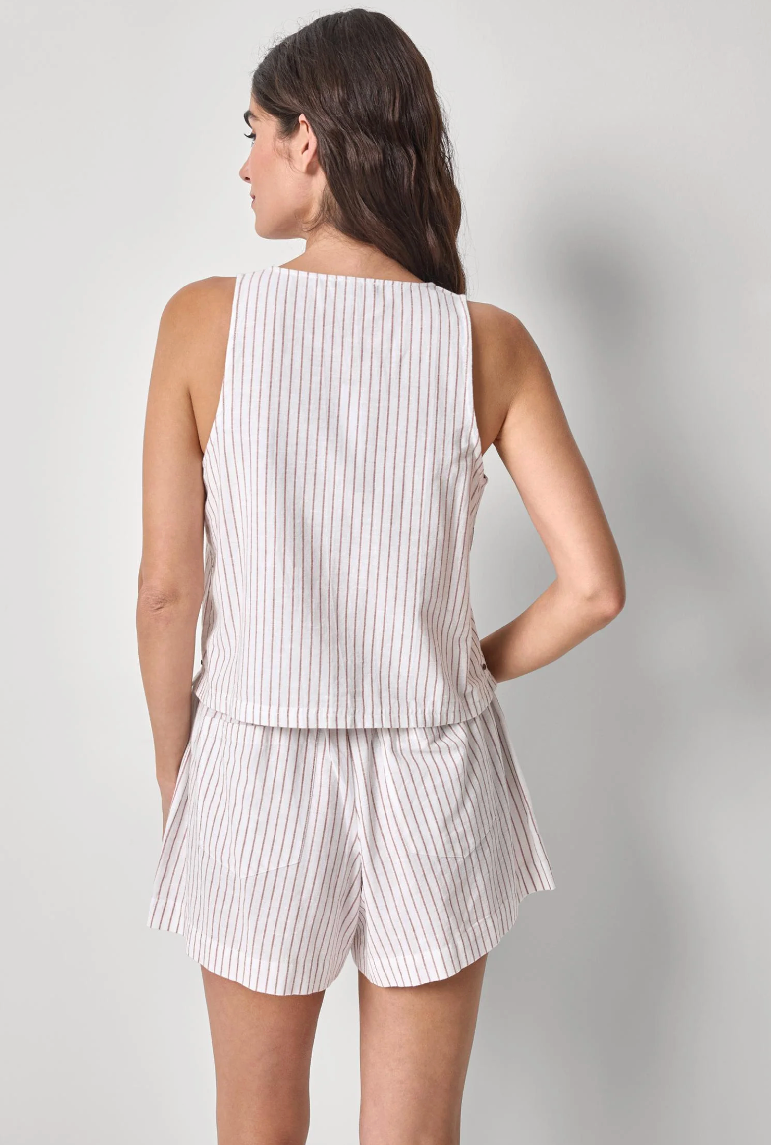 SLEEVELESS ZIP TOP