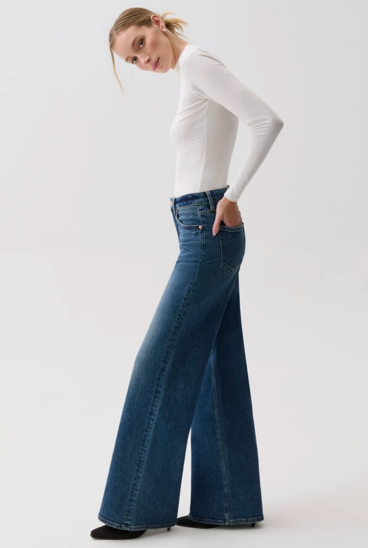 VIVIAN MID RISE WIDE LEG