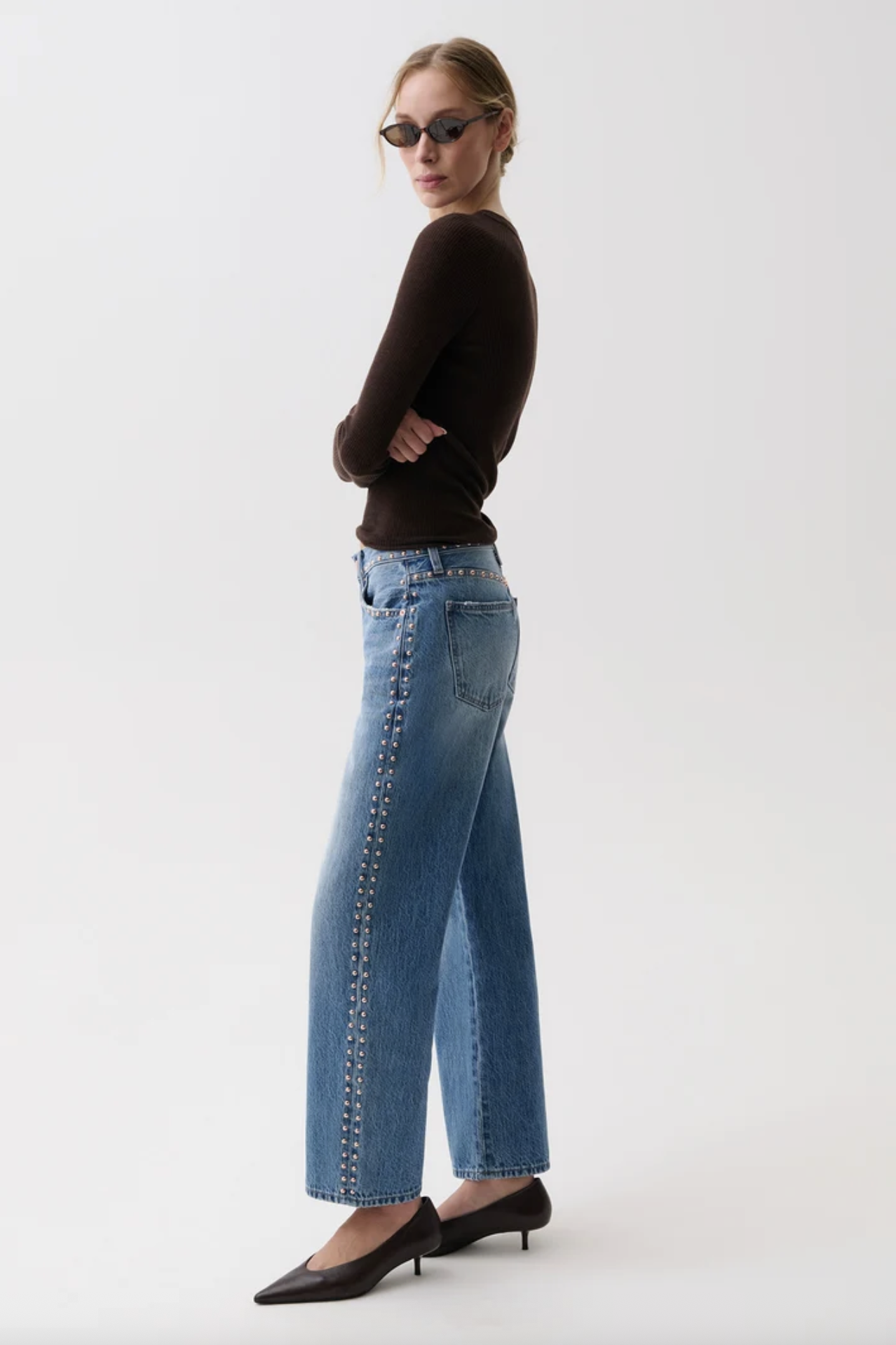 LEXI MID RISE BOWED STRAIGHT
