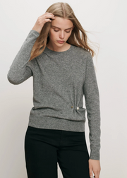 FRANKIE PULLOVER W/PEARL PIN