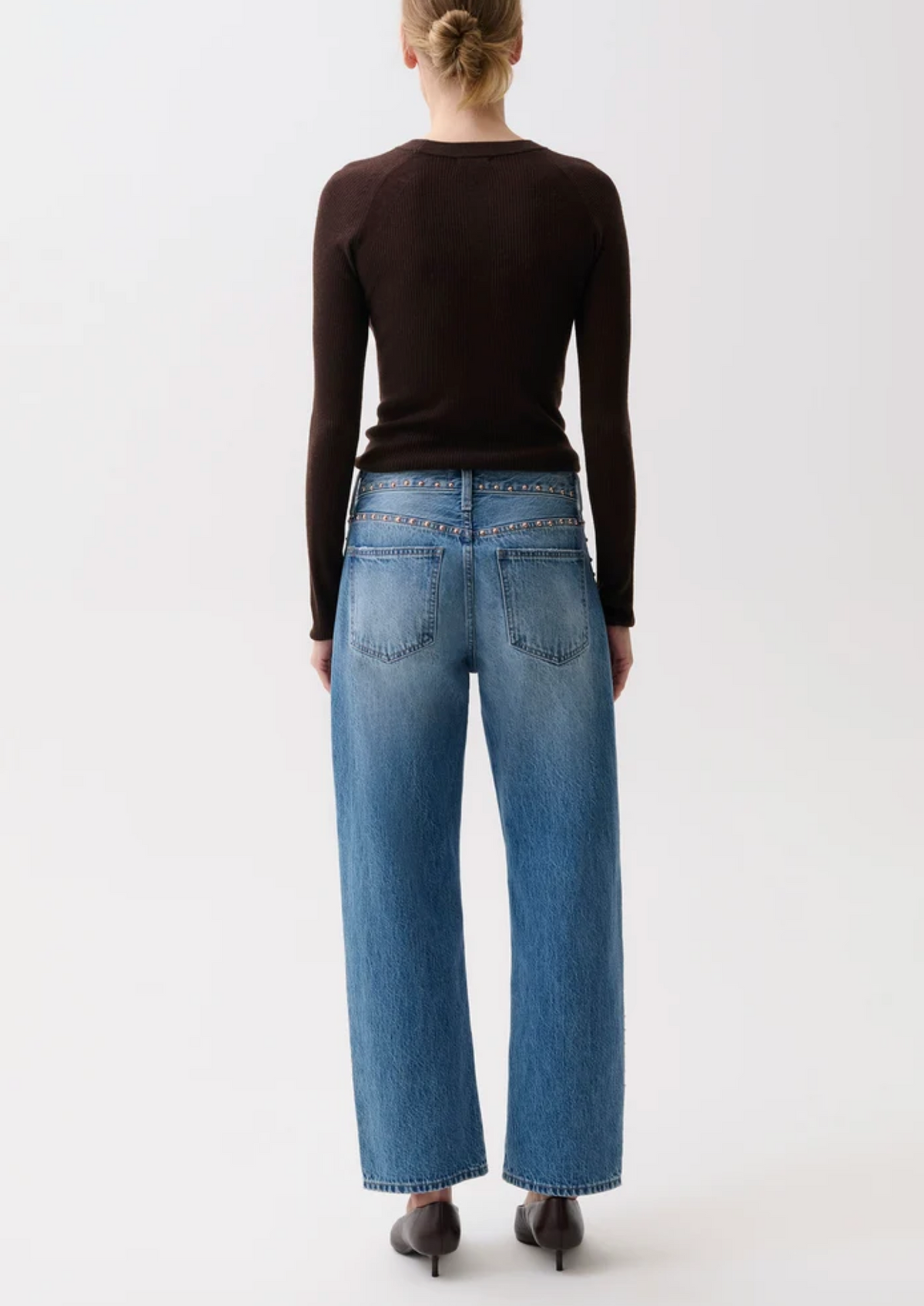 LEXI MID RISE BOWED STRAIGHT