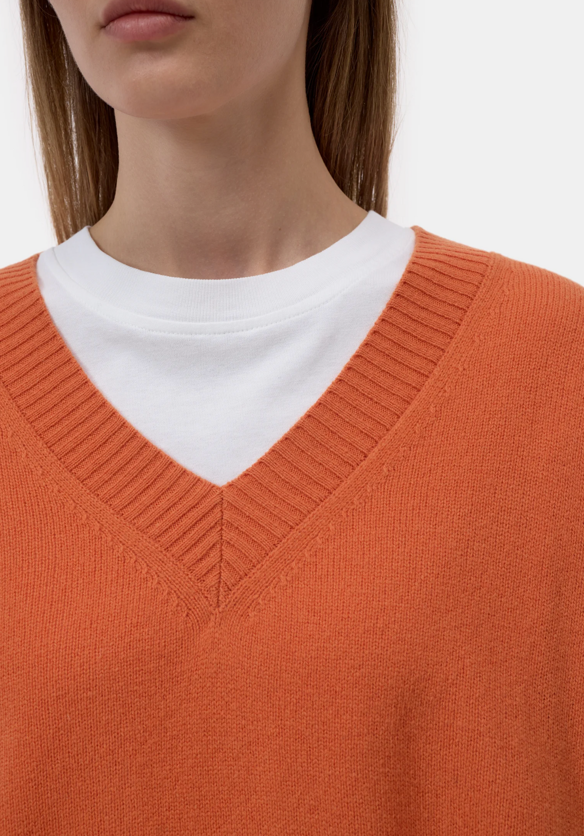 V-NECK JUMPER